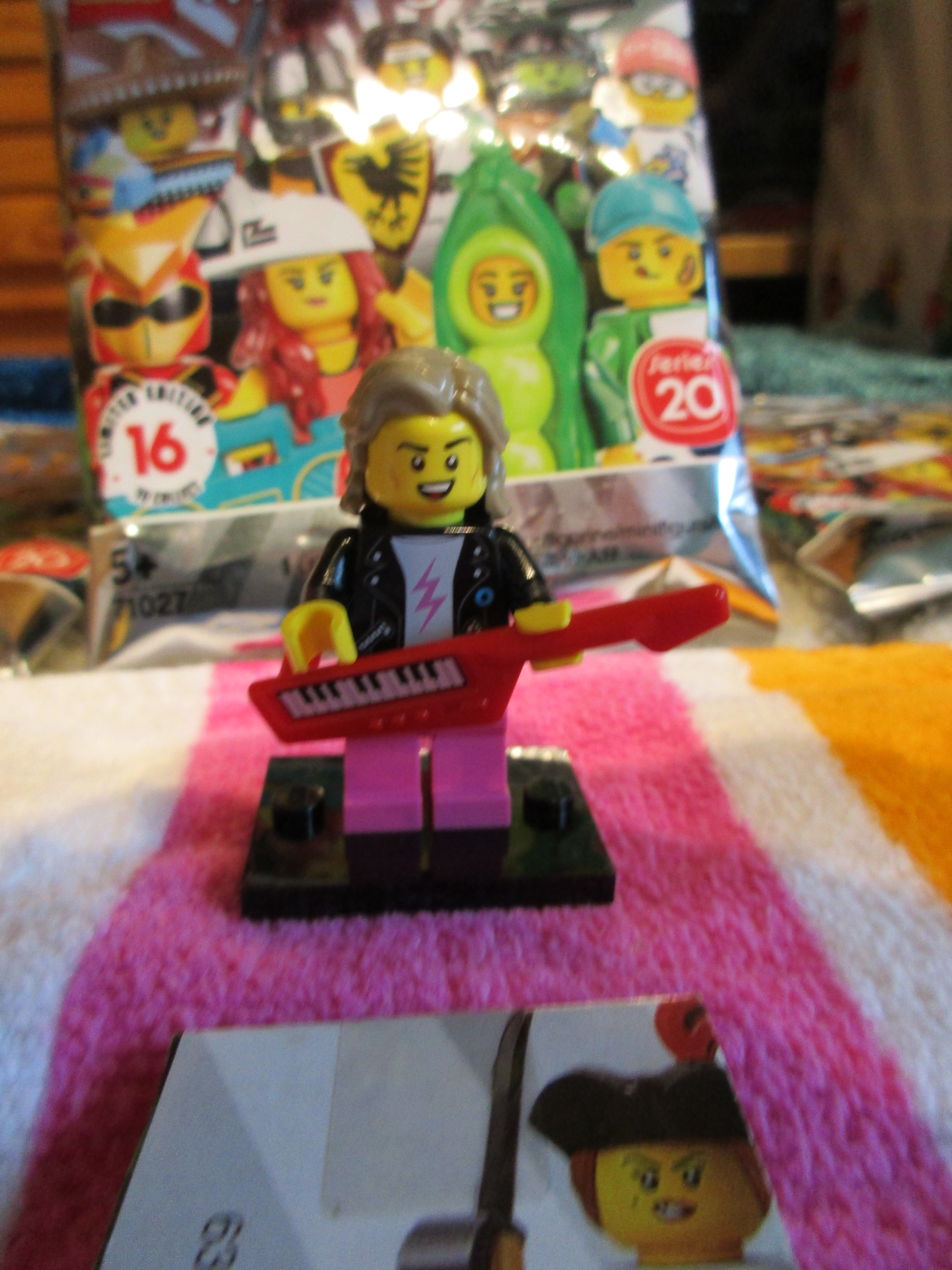 7102780smusician2.jpg