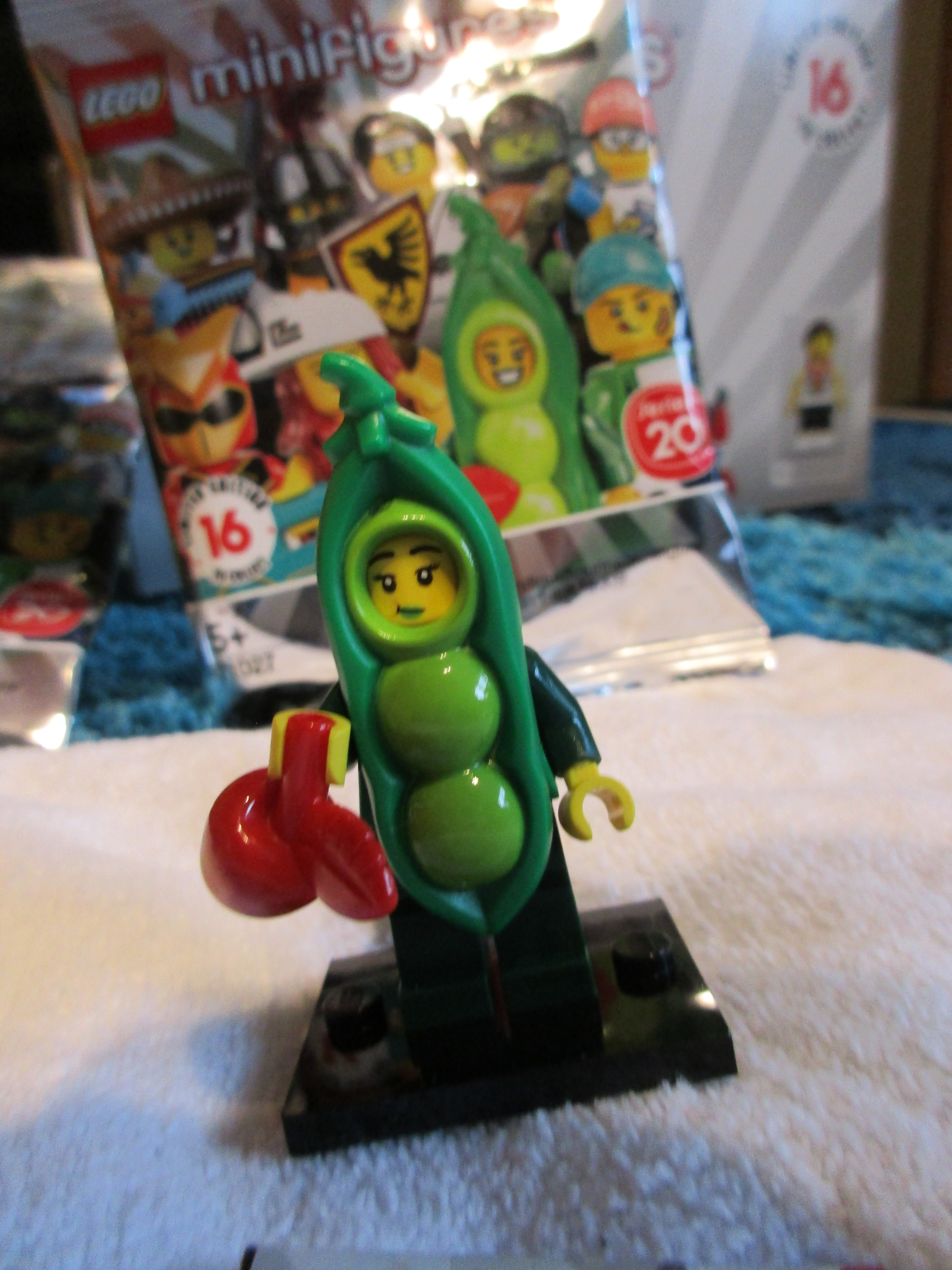 71027peapodcostumegirl1.jpg