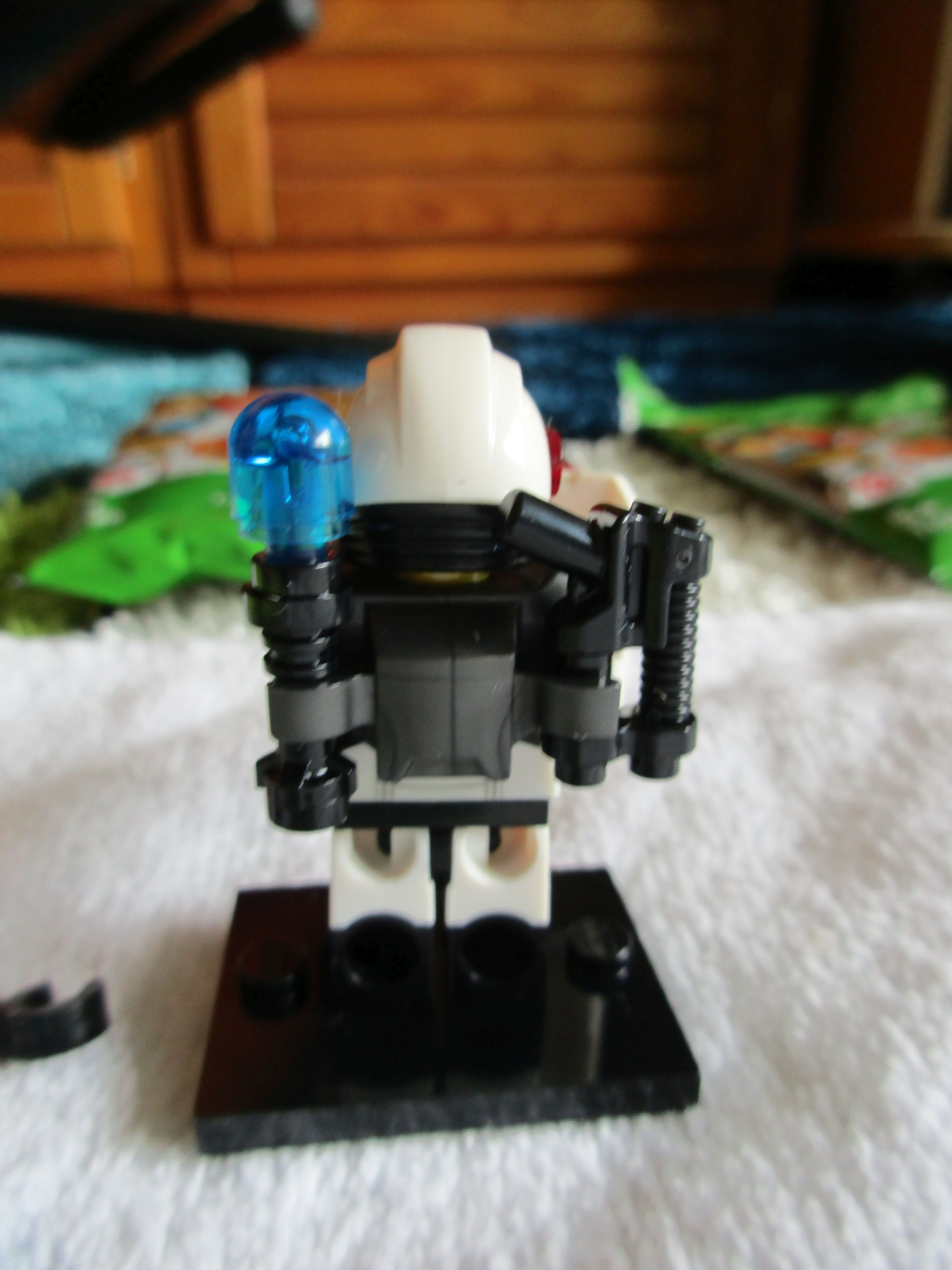 71029spacepoliceguy2.jpg