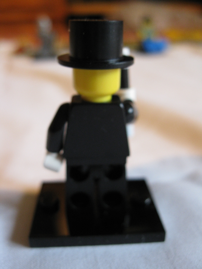 8683magician3.jpg