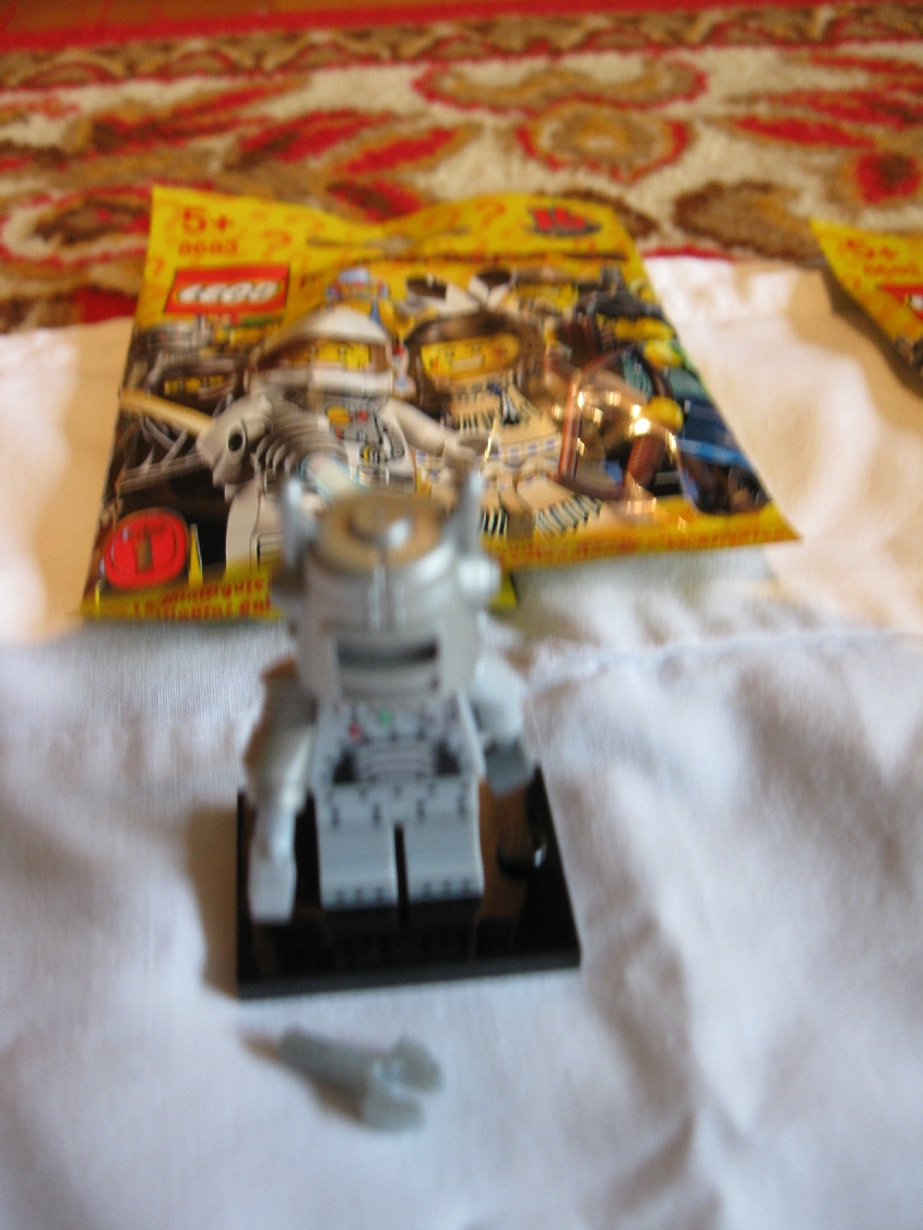 8683robot.jpg