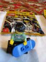 8683Skateboarder