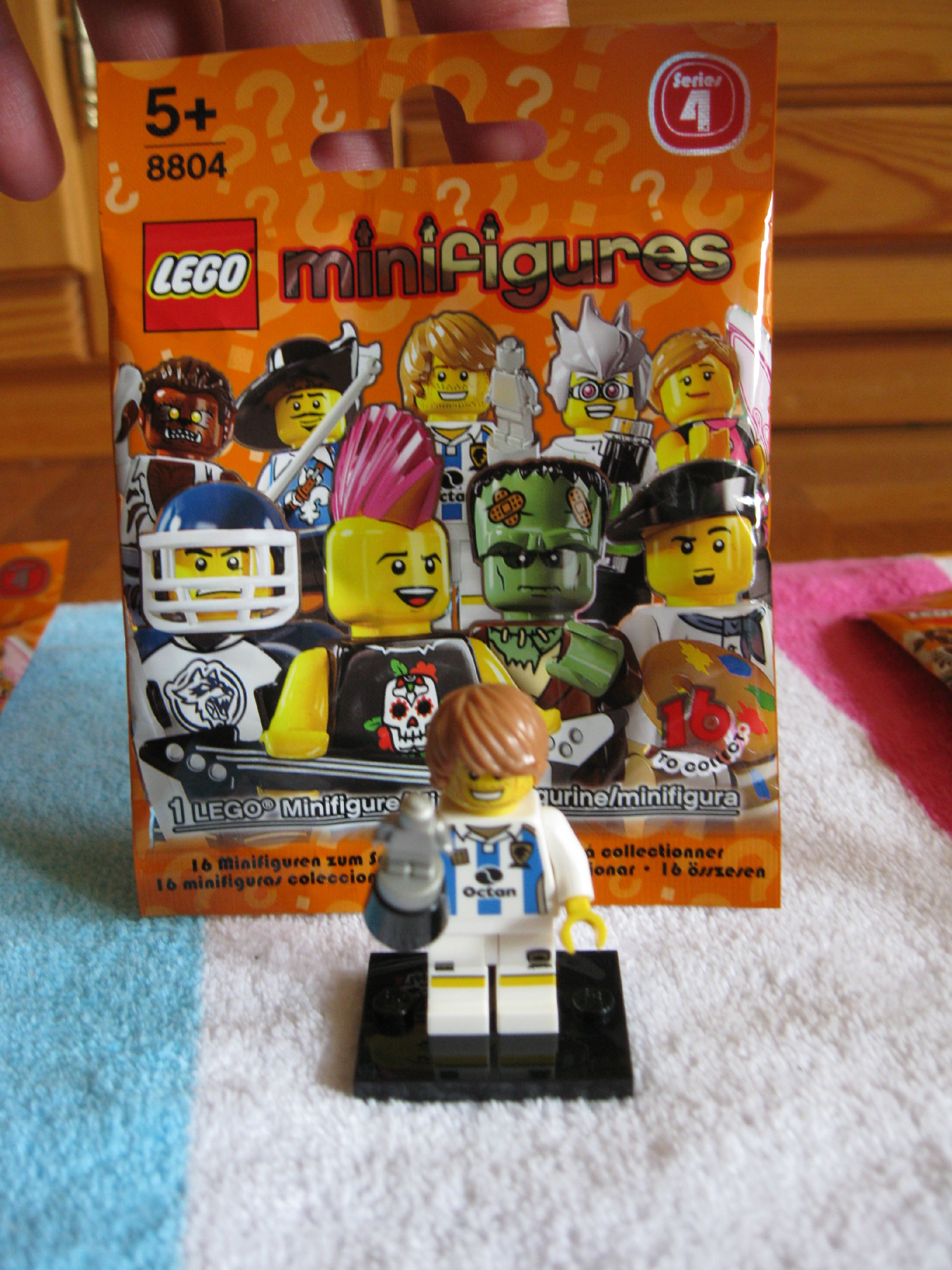 8804soccerplayer.jpg