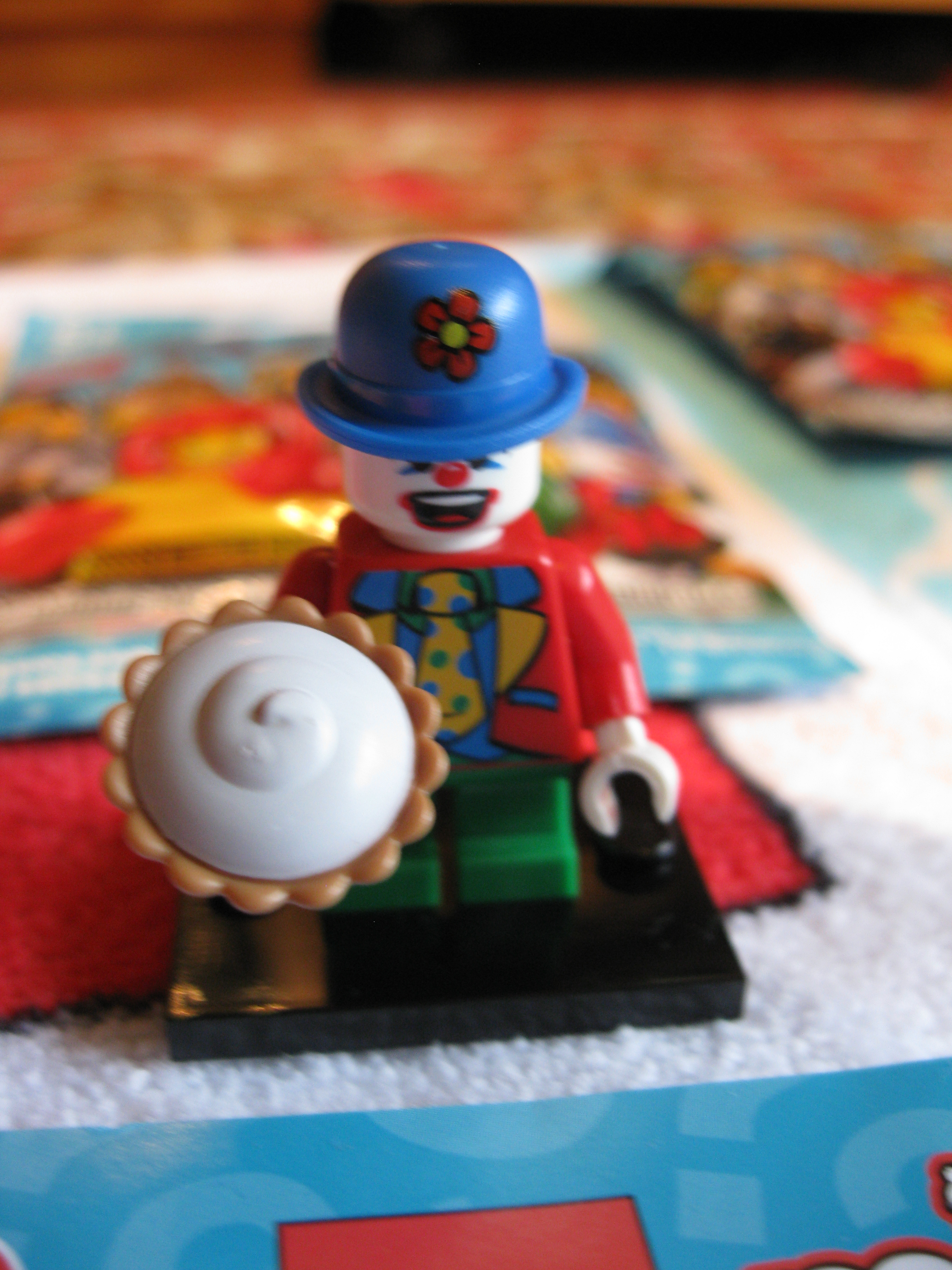 8805smallclown2.jpg