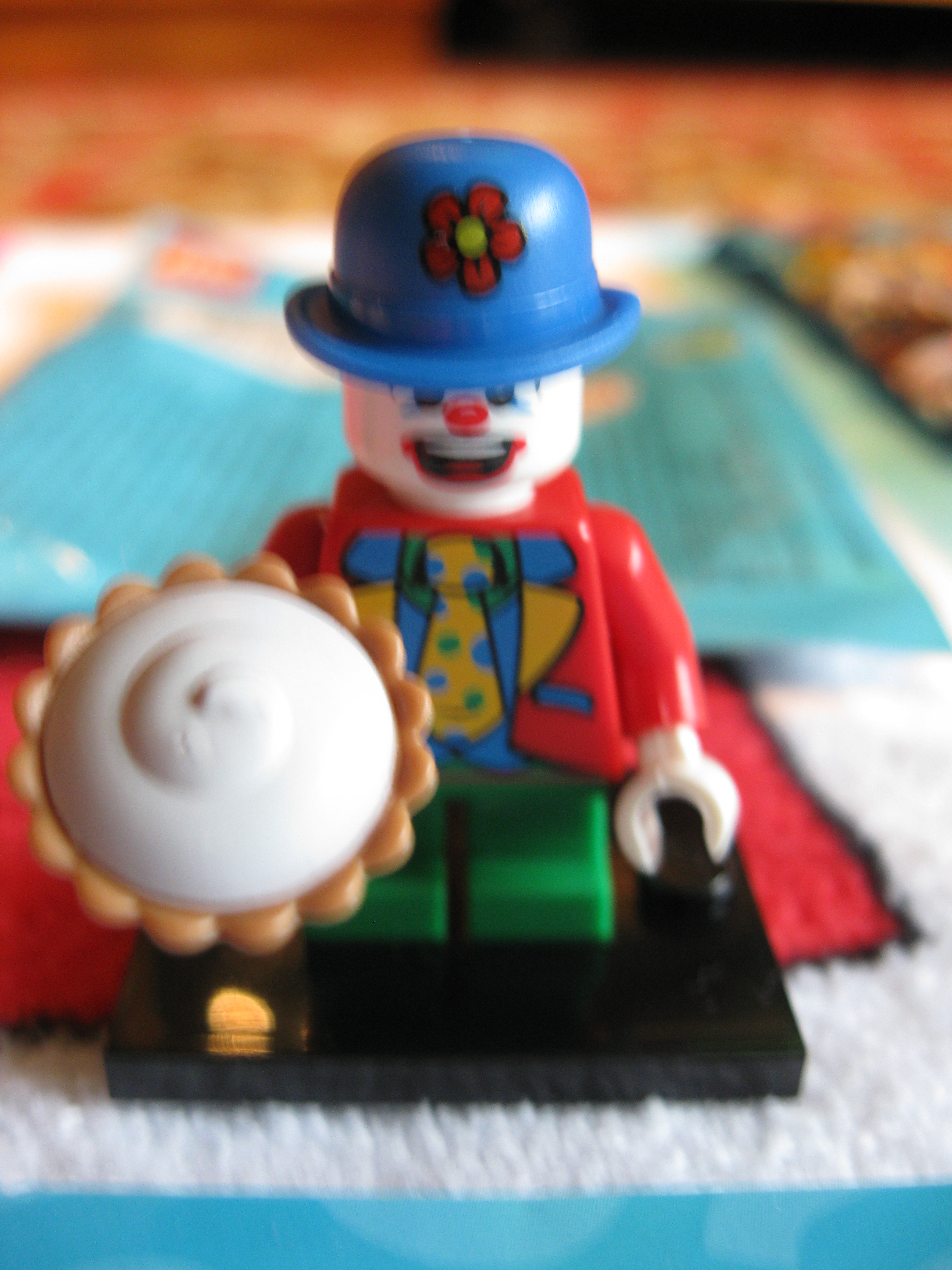 8805smallclown4.jpg
