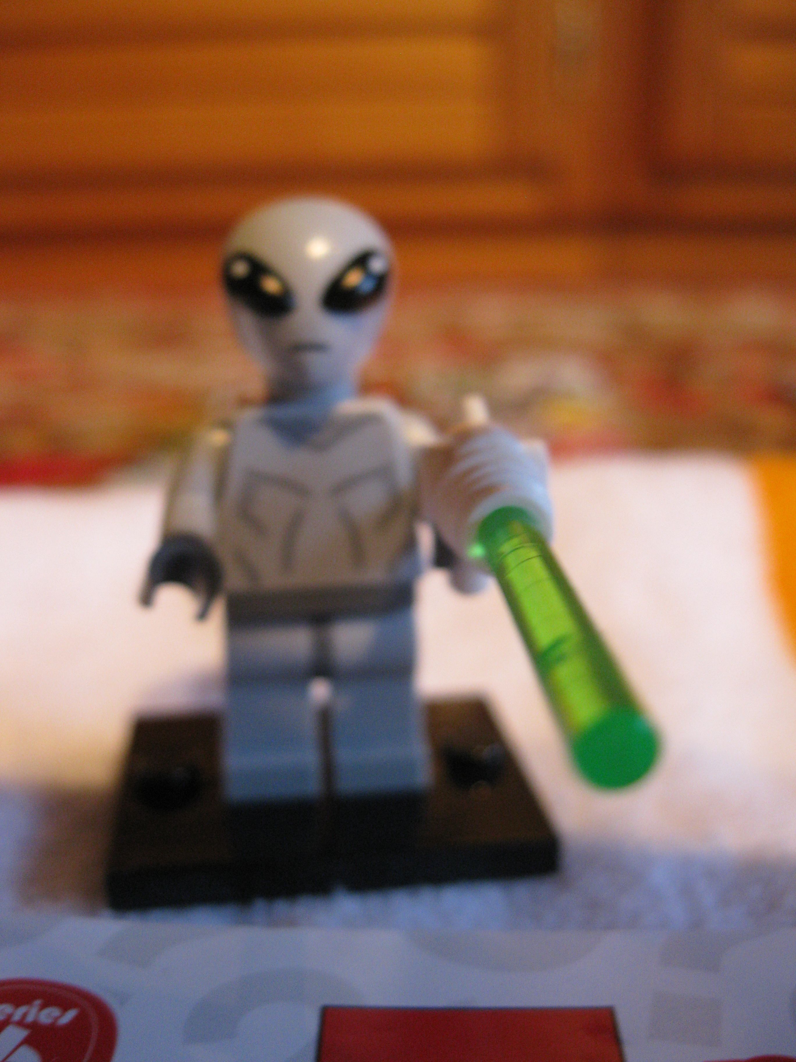 8827classicalien2.jpg