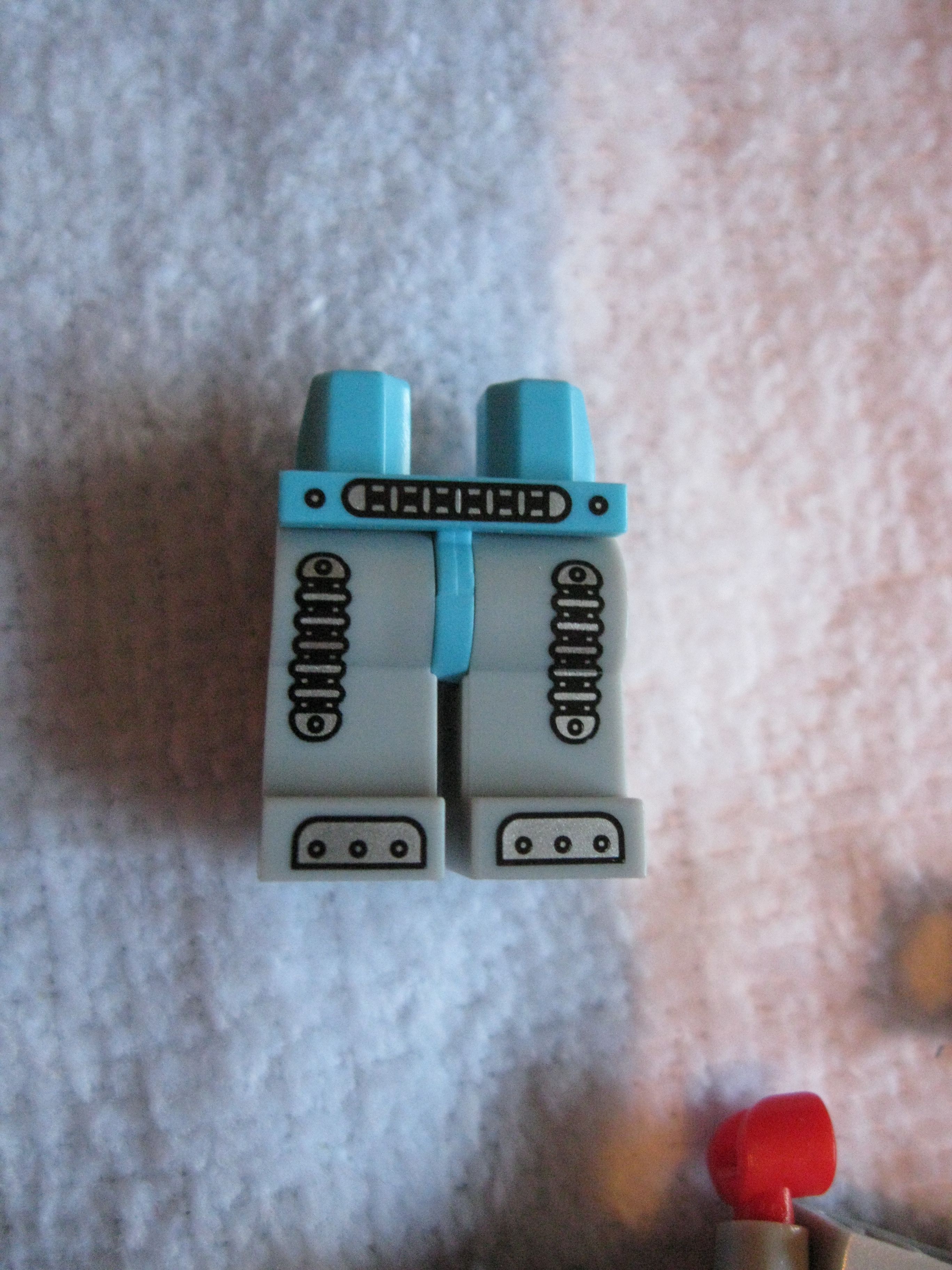 8827clockworkrobotd.jpg