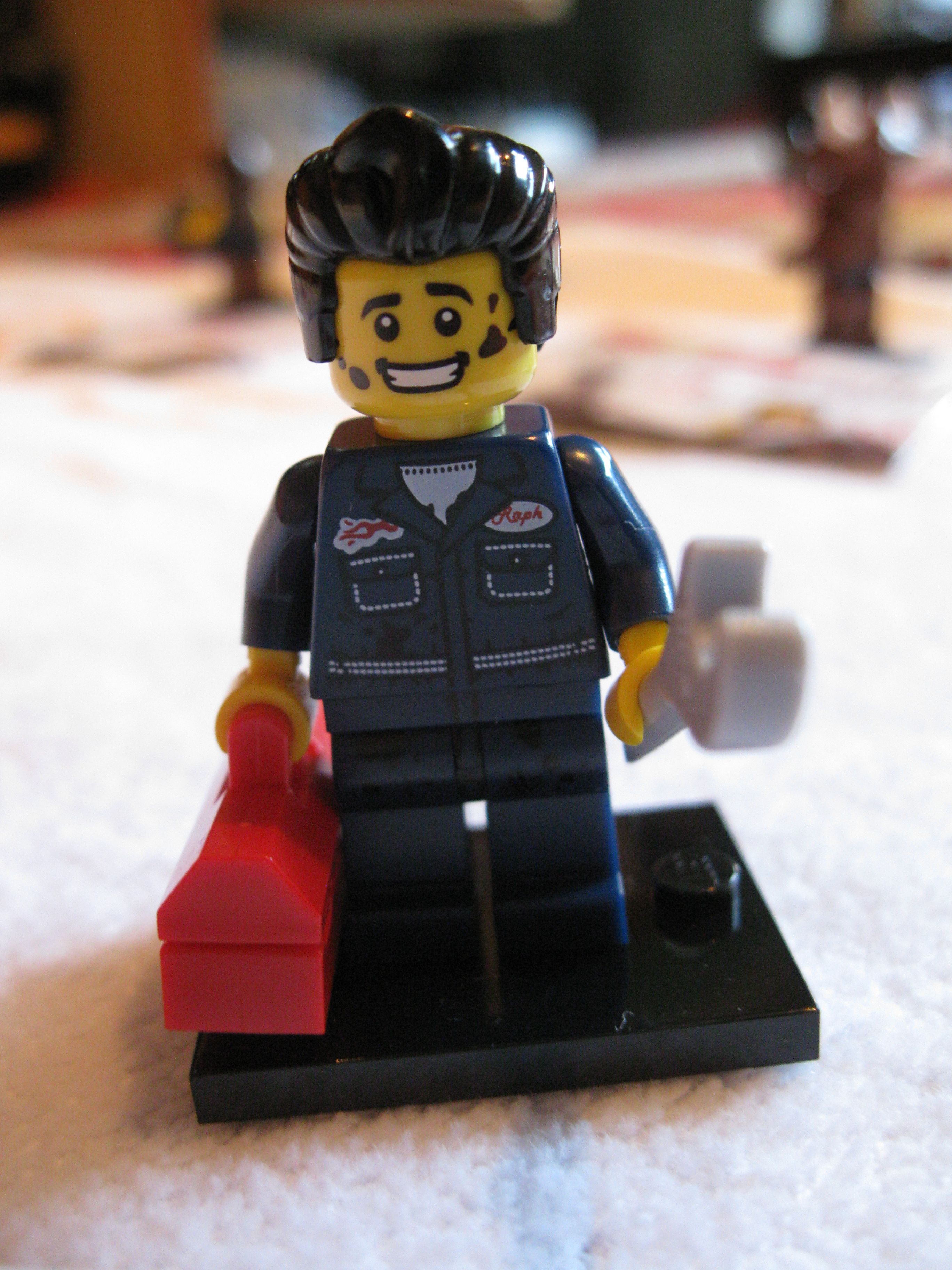 8827mechanic2.jpg