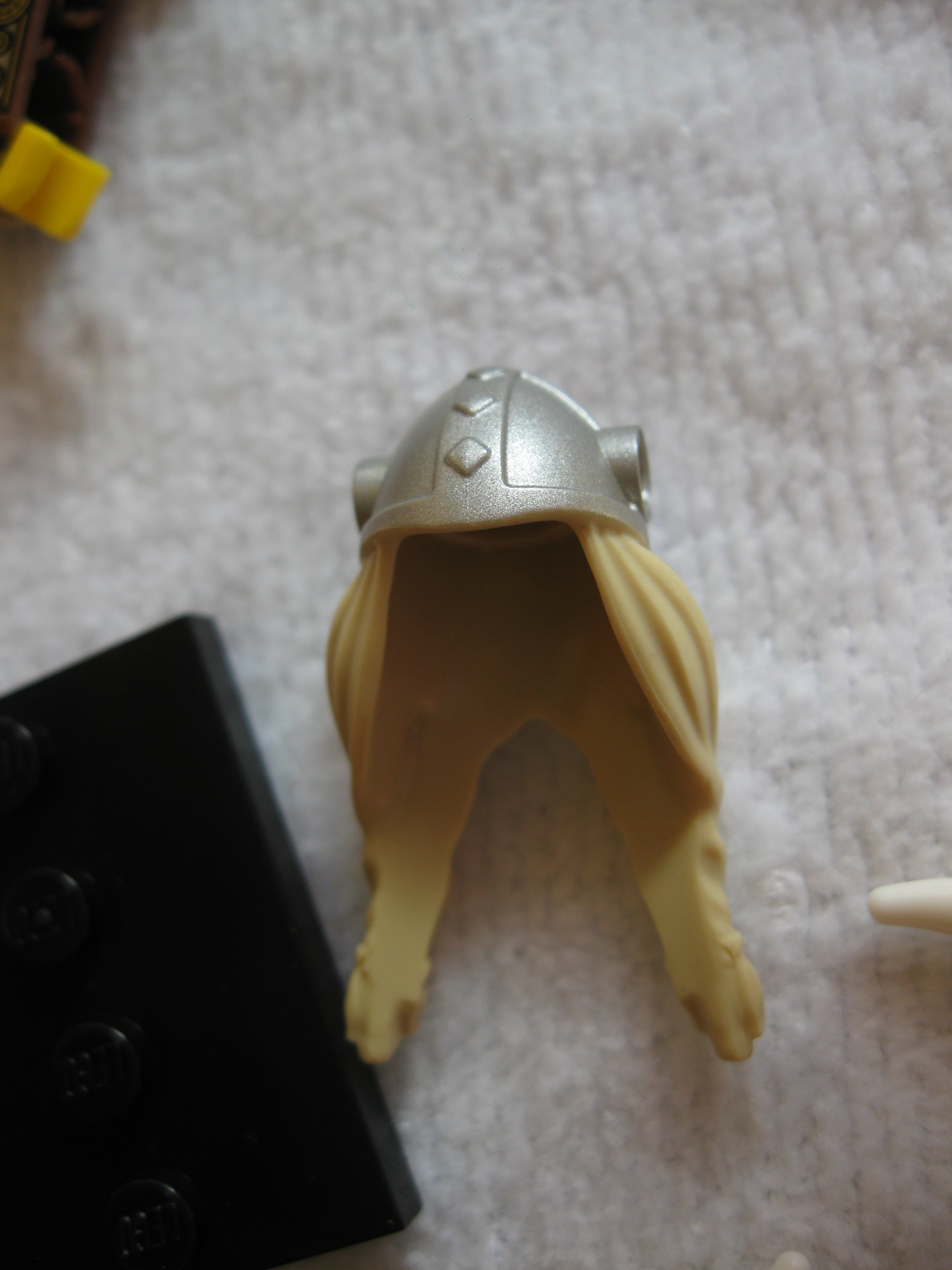 8831vikingwomanf.jpg