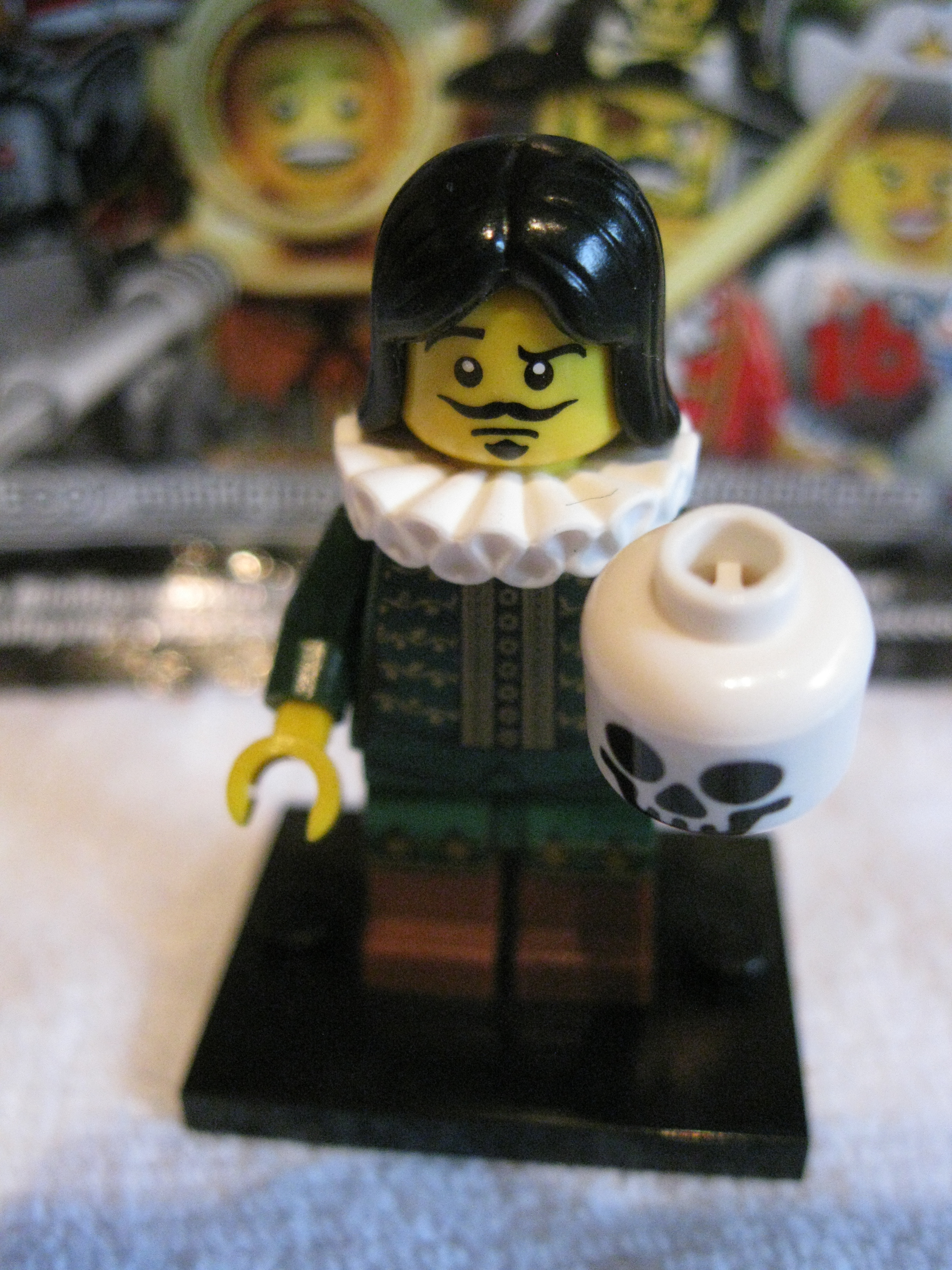 8833actor1.jpg