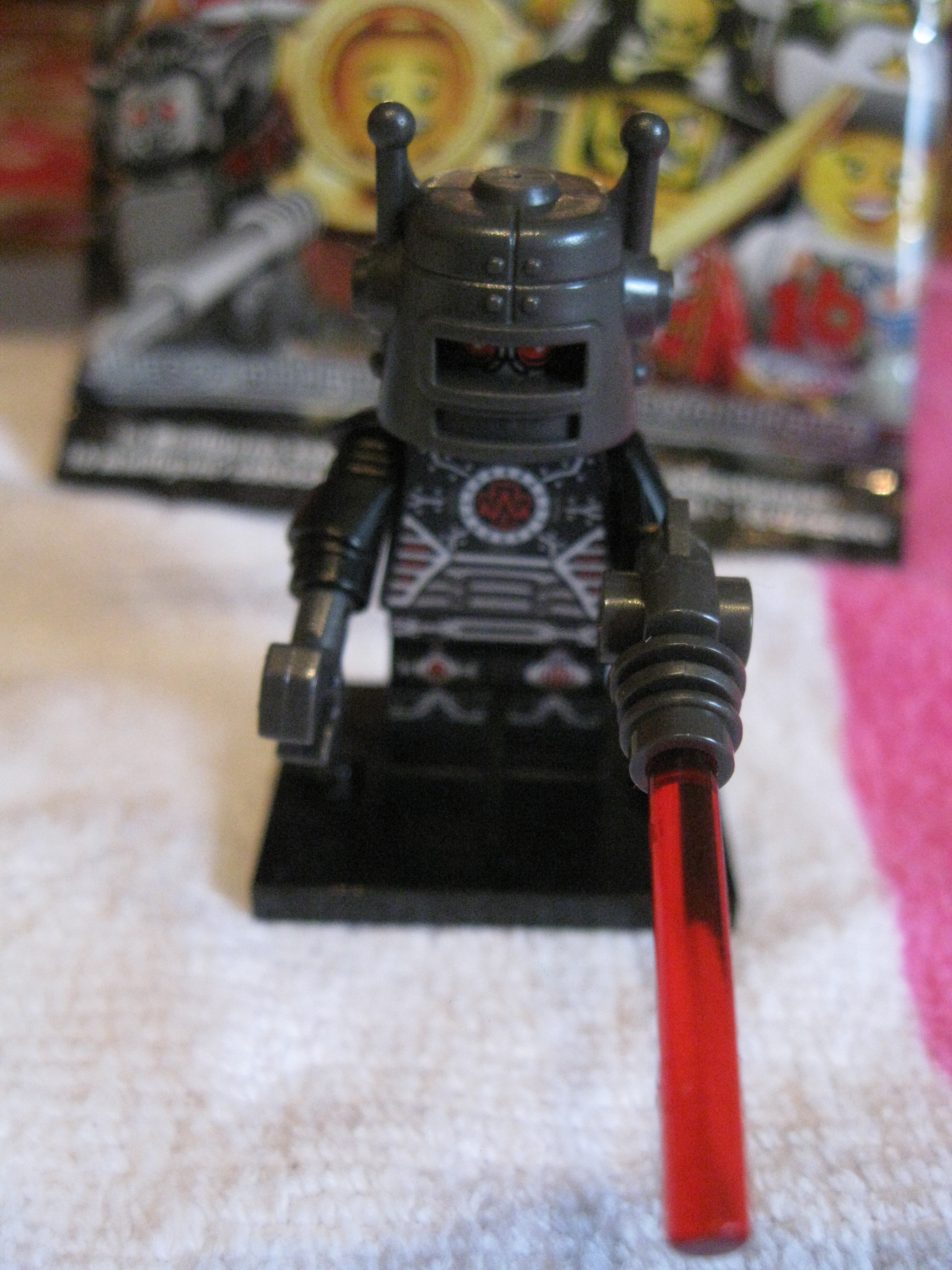 8833evilrobot1.jpg