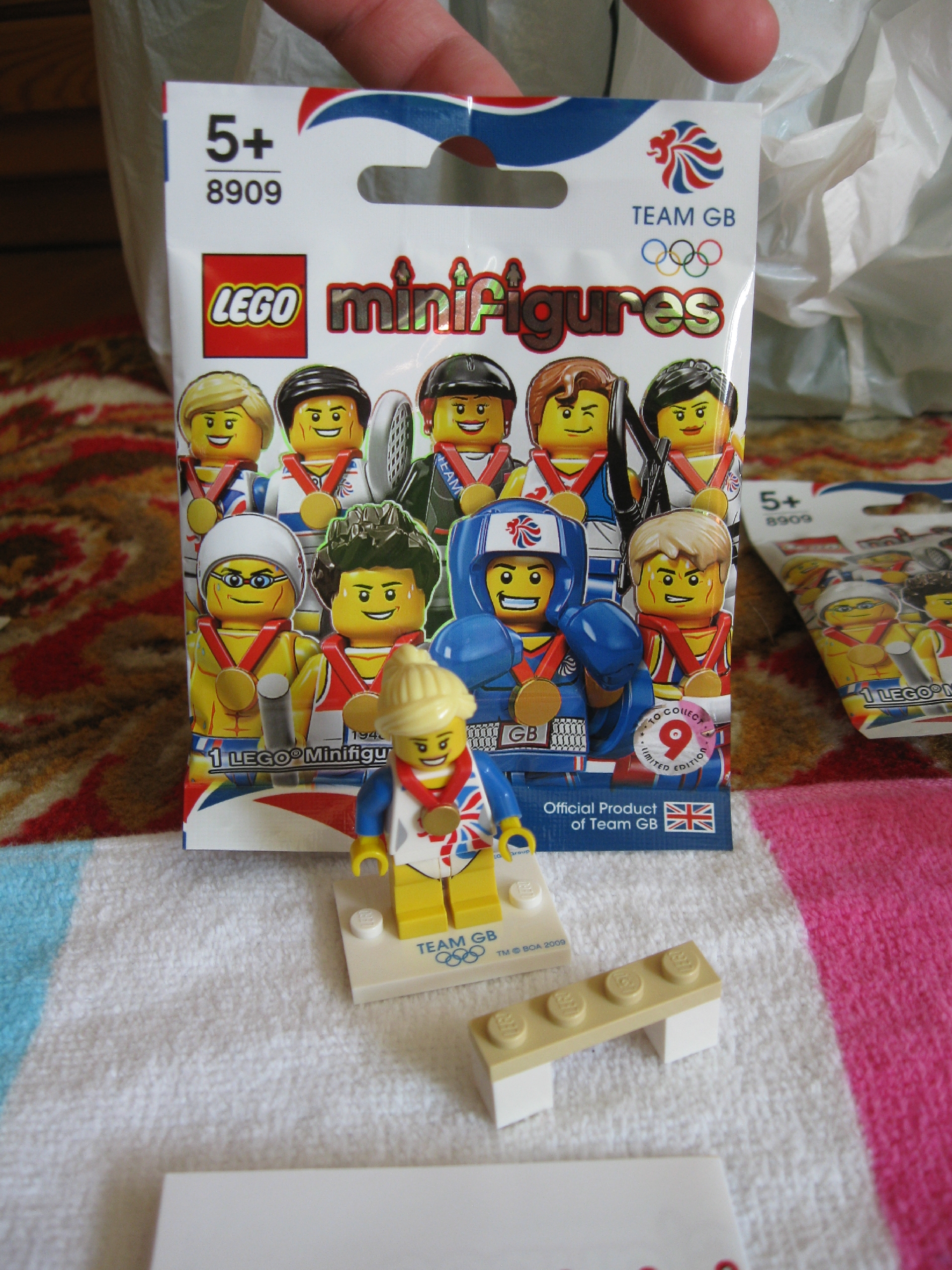 8909flexiblegymnast5.jpg