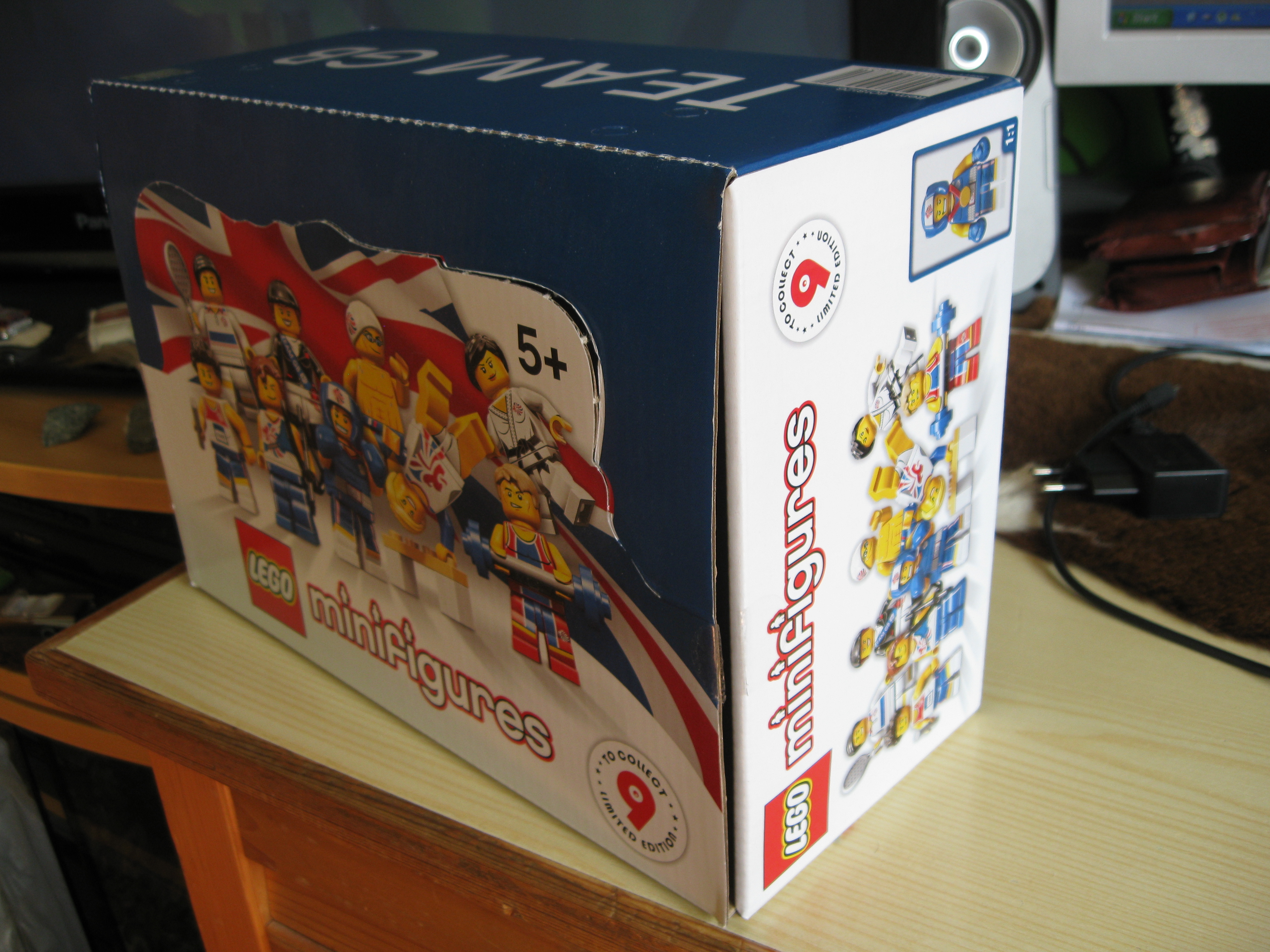 8909box2.jpg