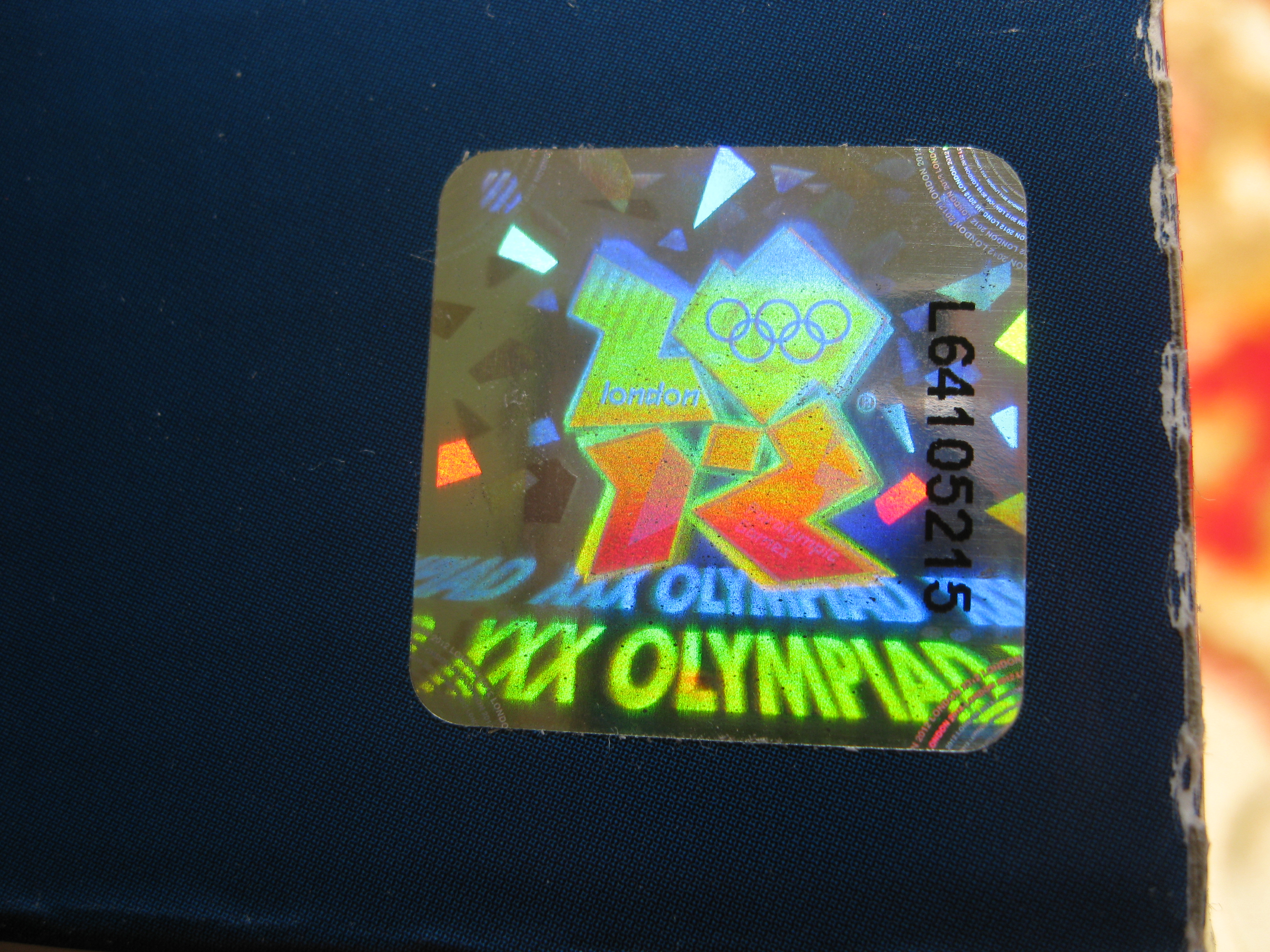 8909boxhologram3.jpg