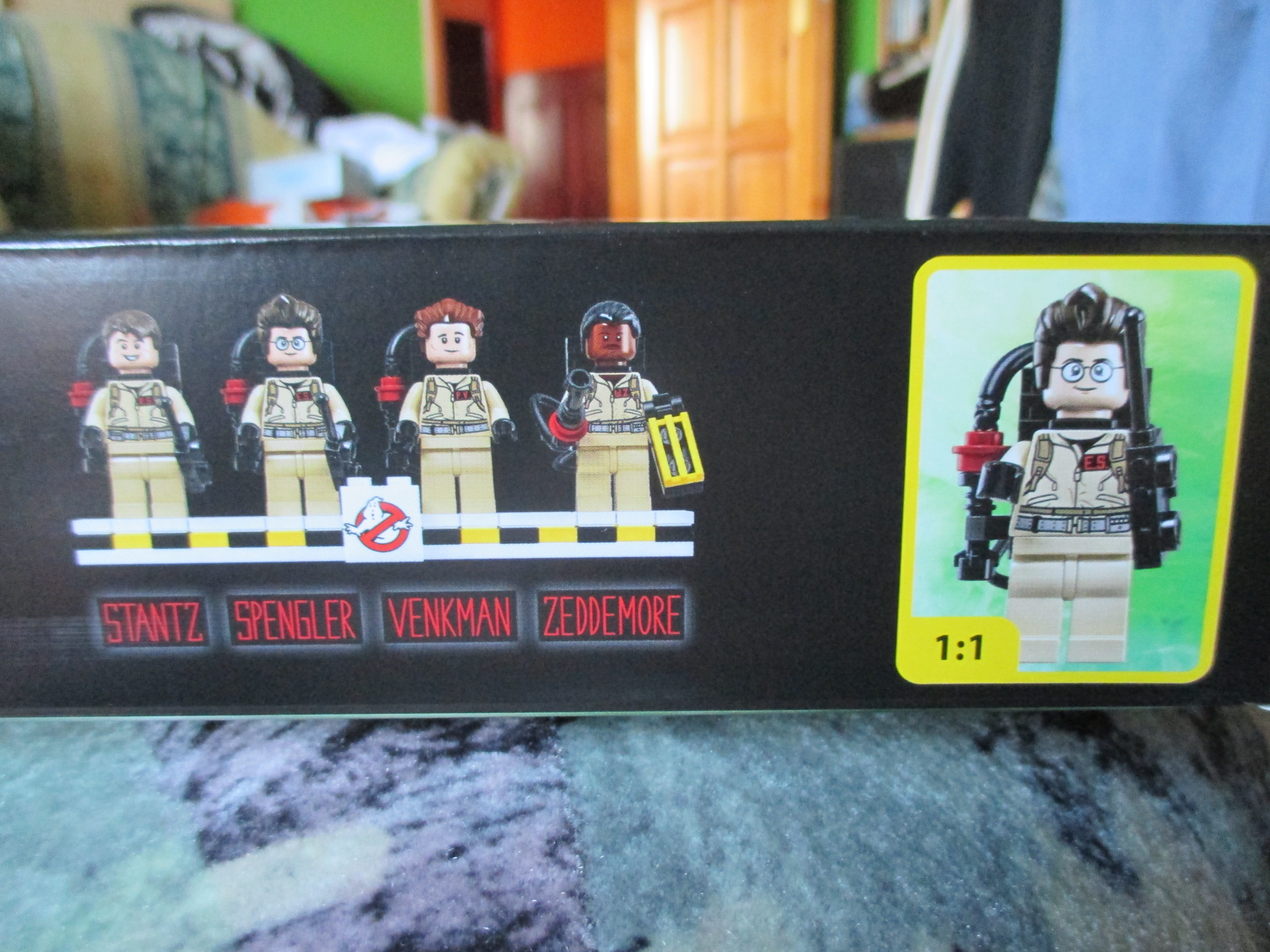 21108box11.jpg