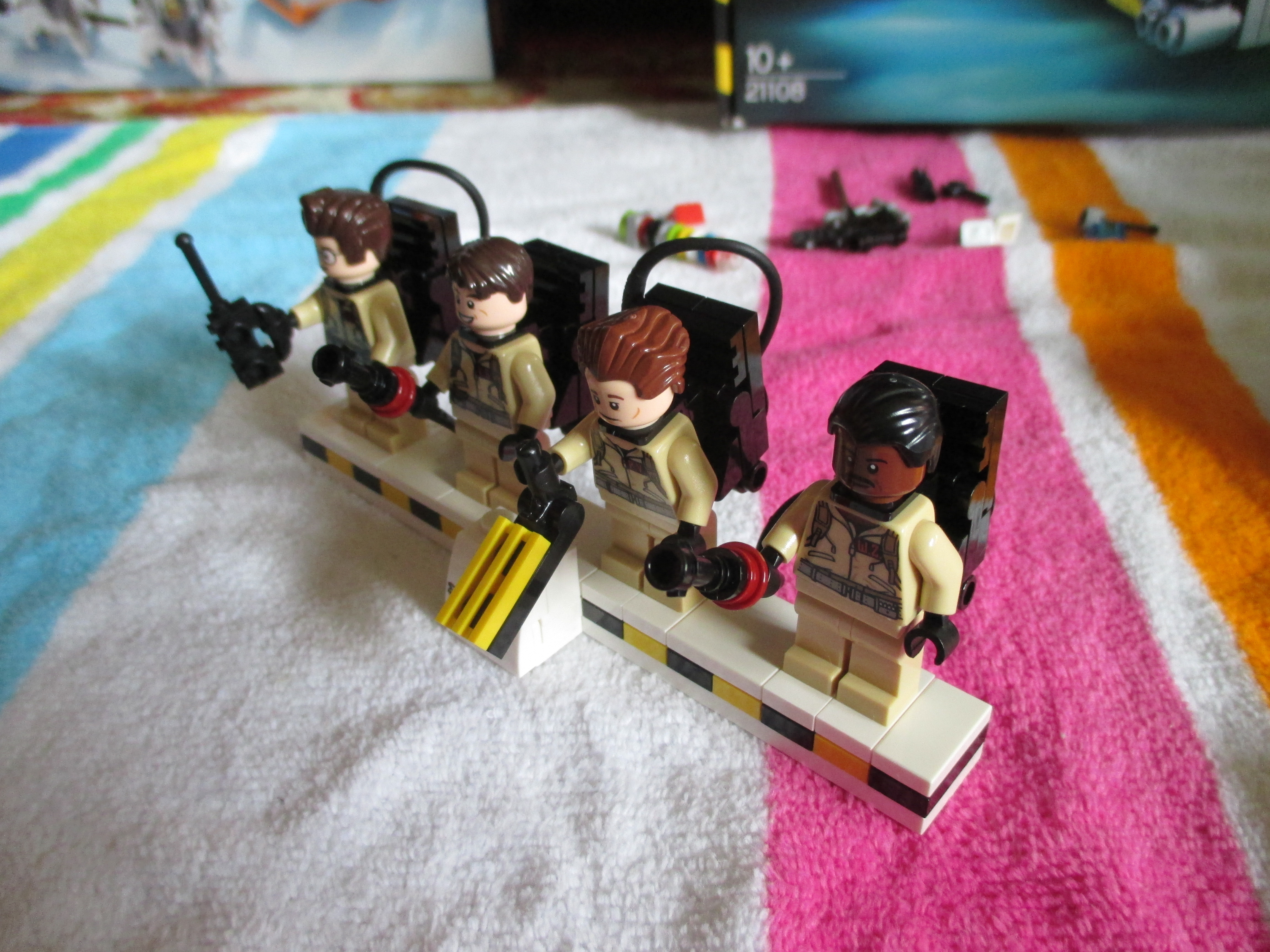 21108minifigures3.jpg