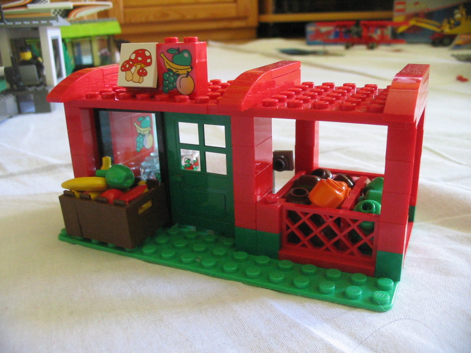 fruit_shop.jpg