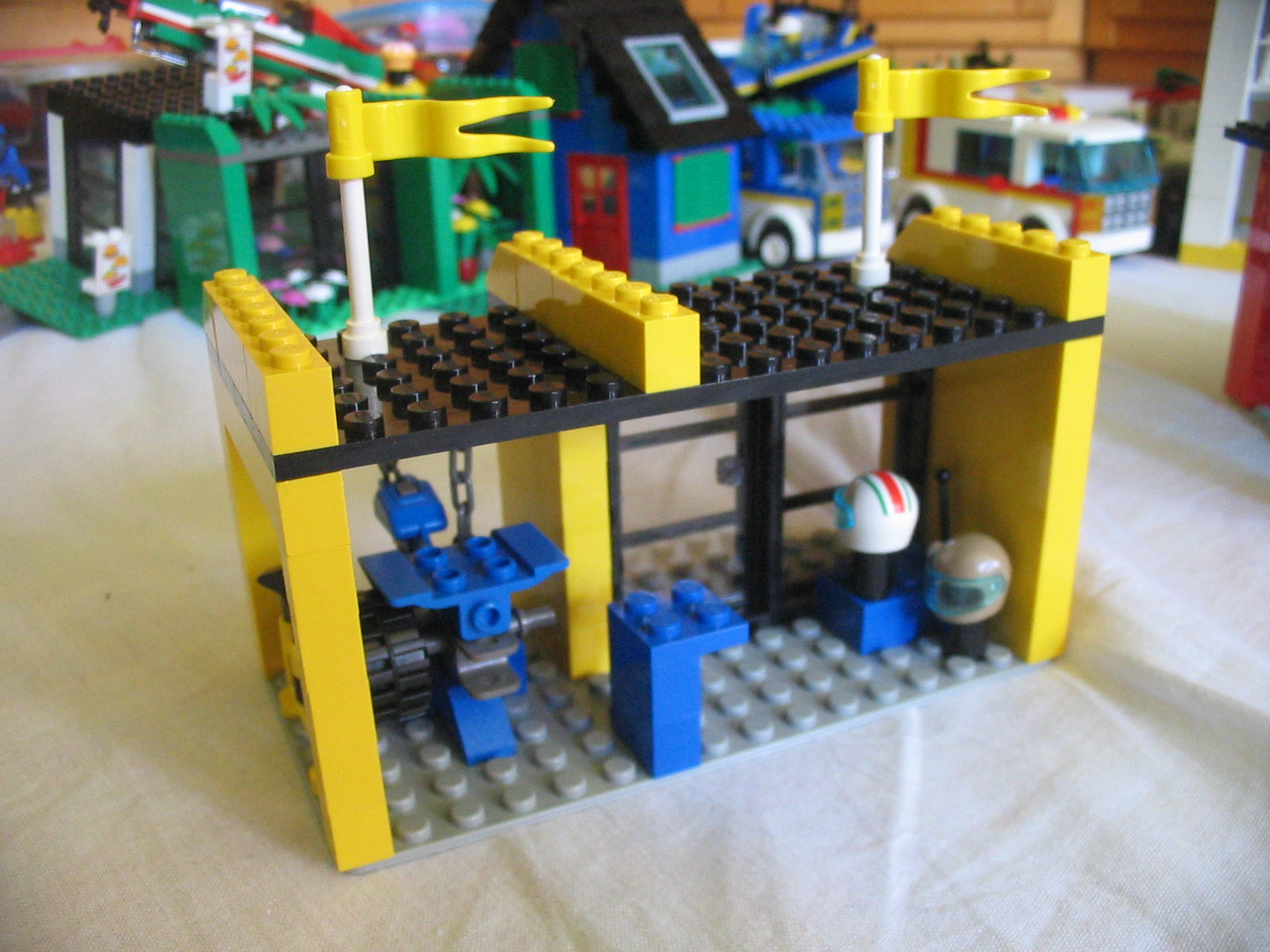 motor_service_inside.jpg