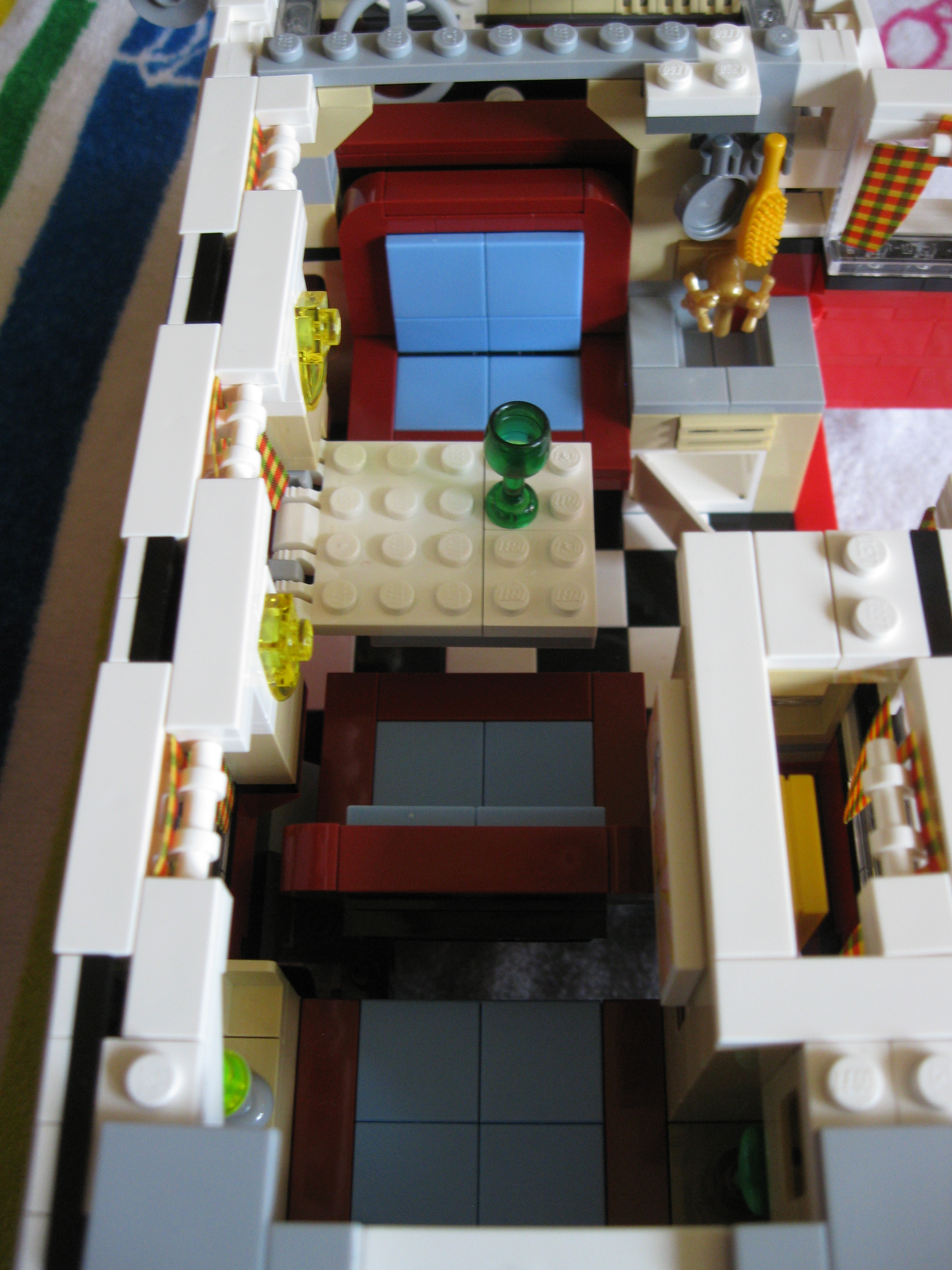 10220businside18.jpg