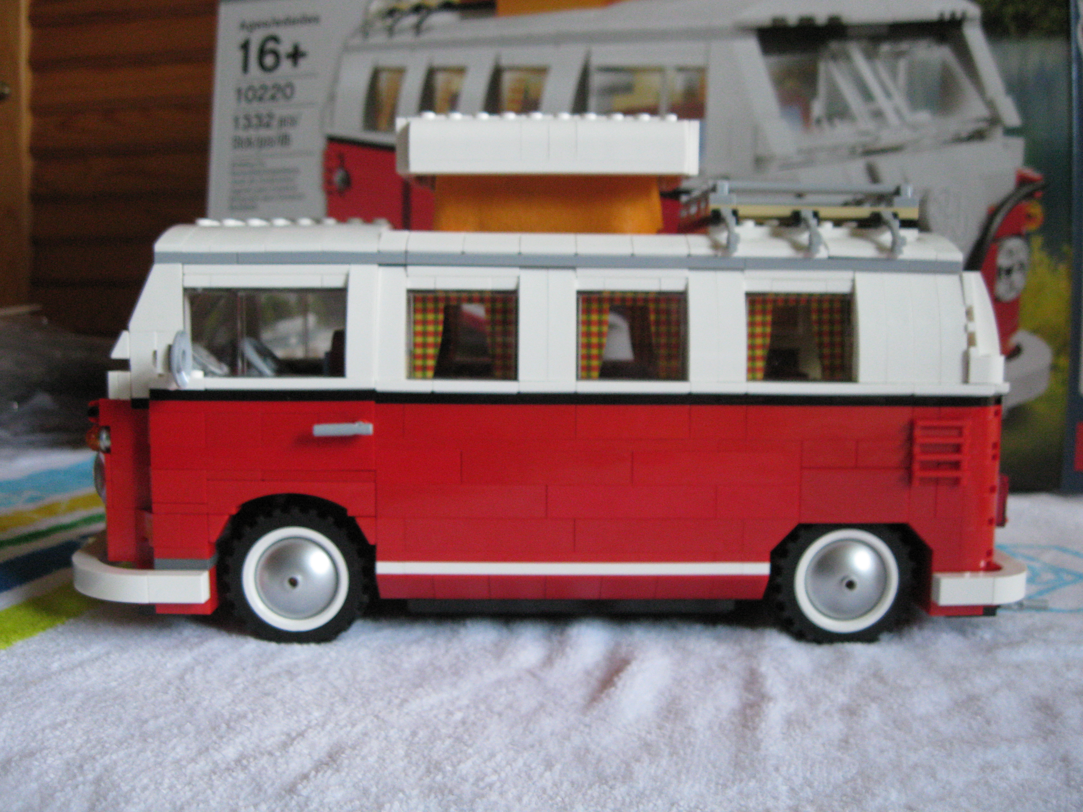 10220buswithopenedtopleft2.jpg