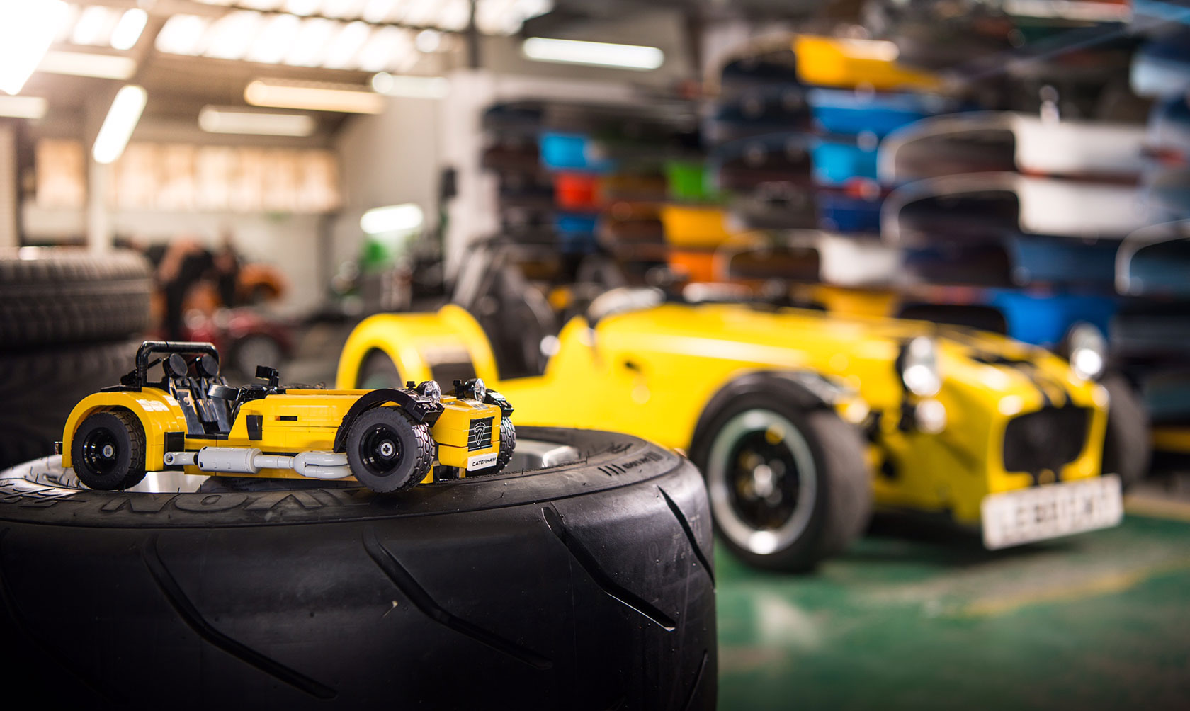 lego-caterham-620r-2.jpg