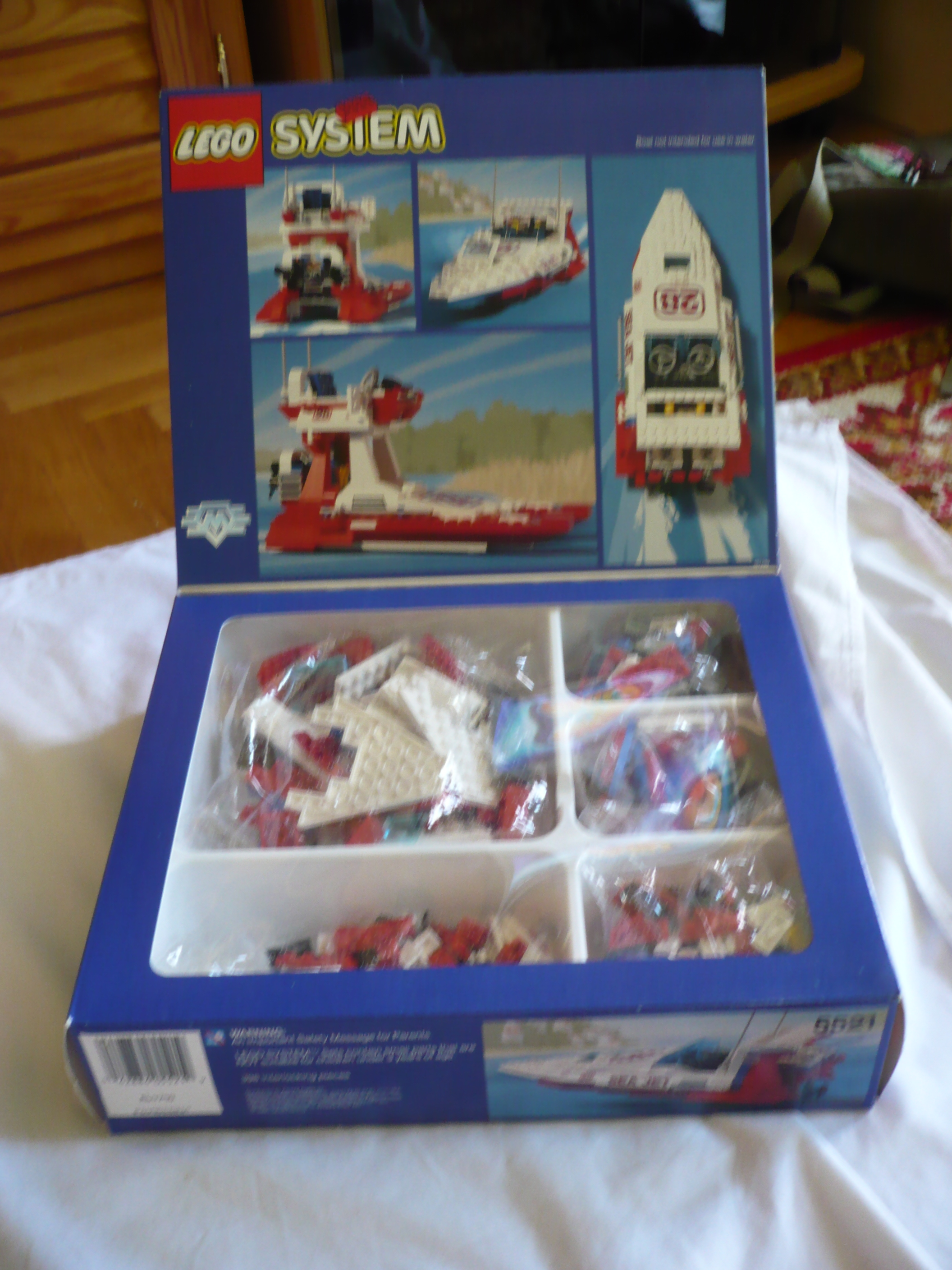 5521box_display6.jpg
