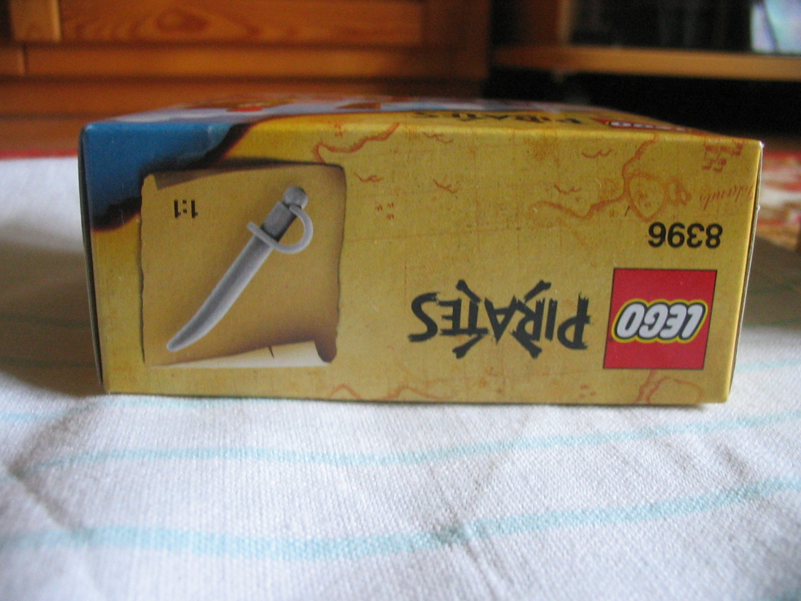 8396box8.jpg
