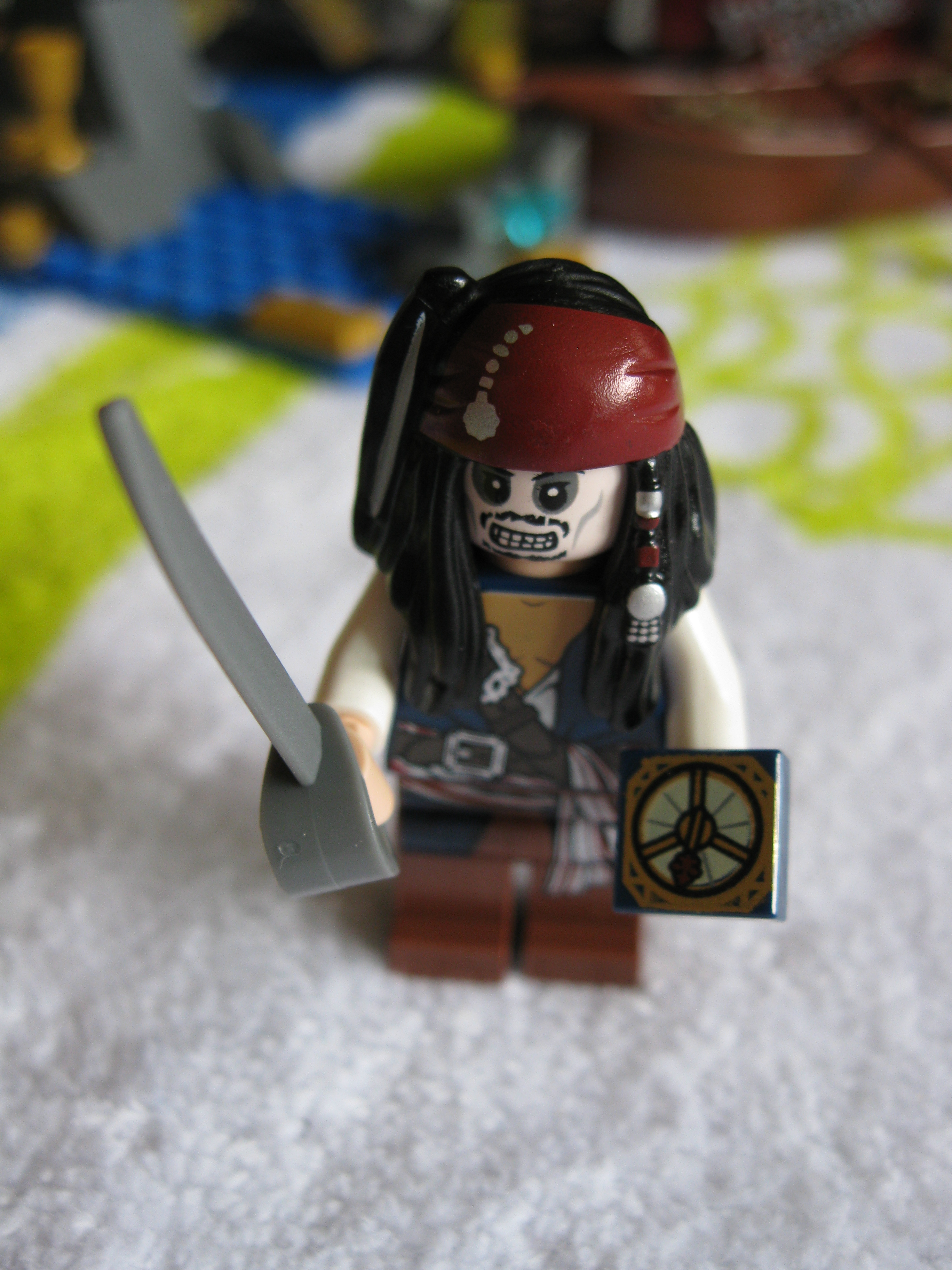 4181minifiguresjacksparrow2.jpg