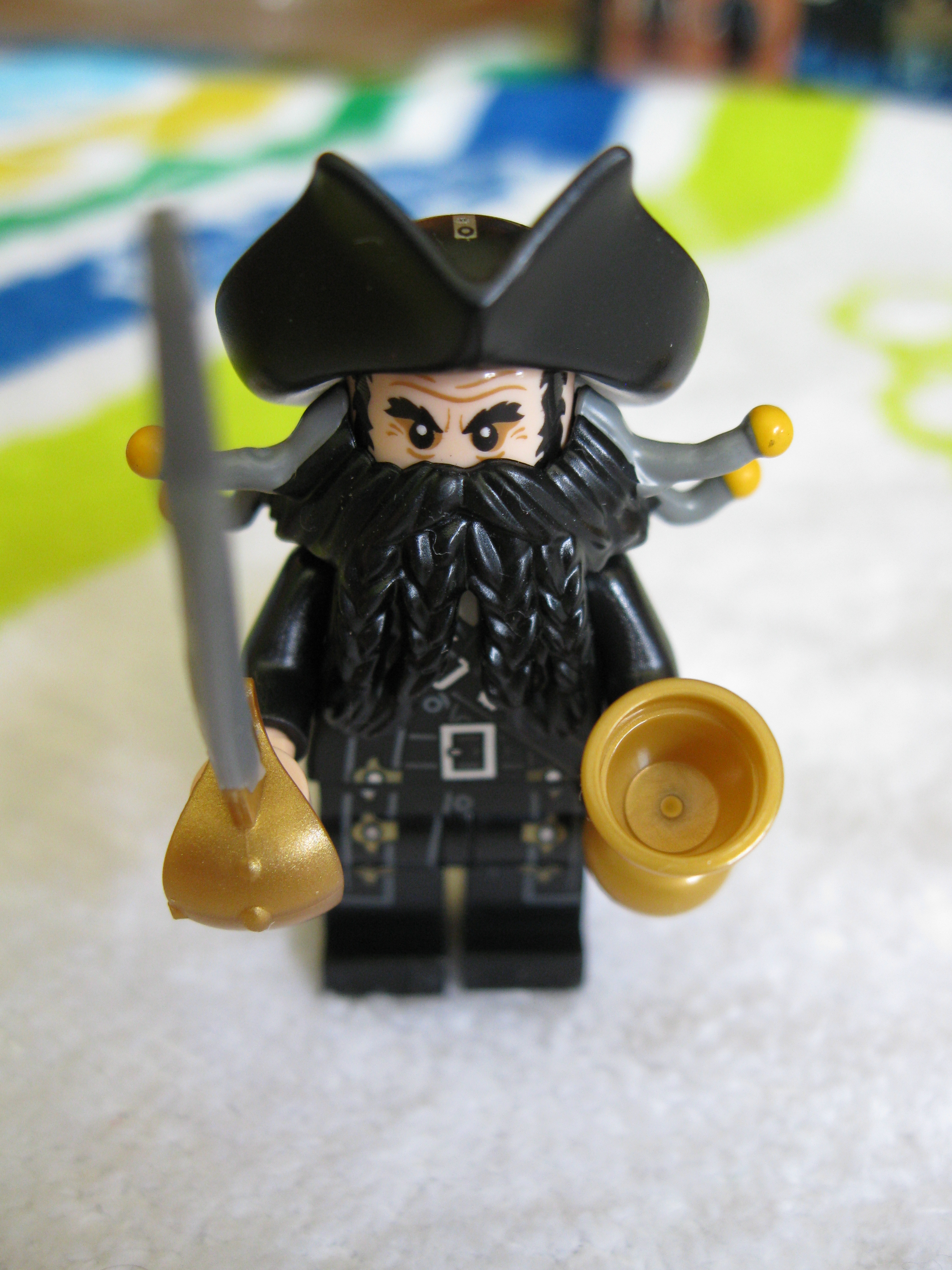 4192minifiguresblackbeard.jpg