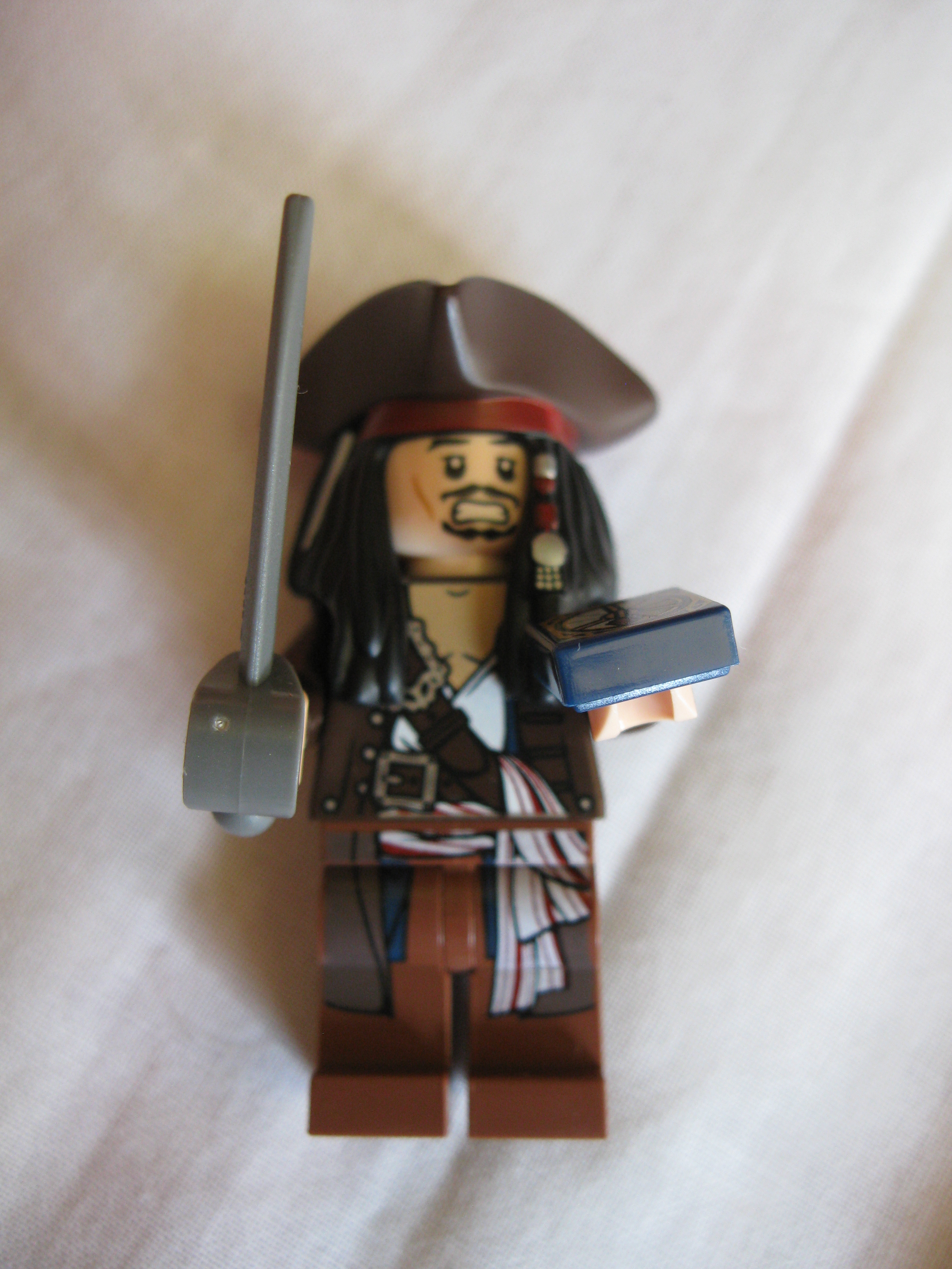 4195minifiguresjacksparrow3.jpg