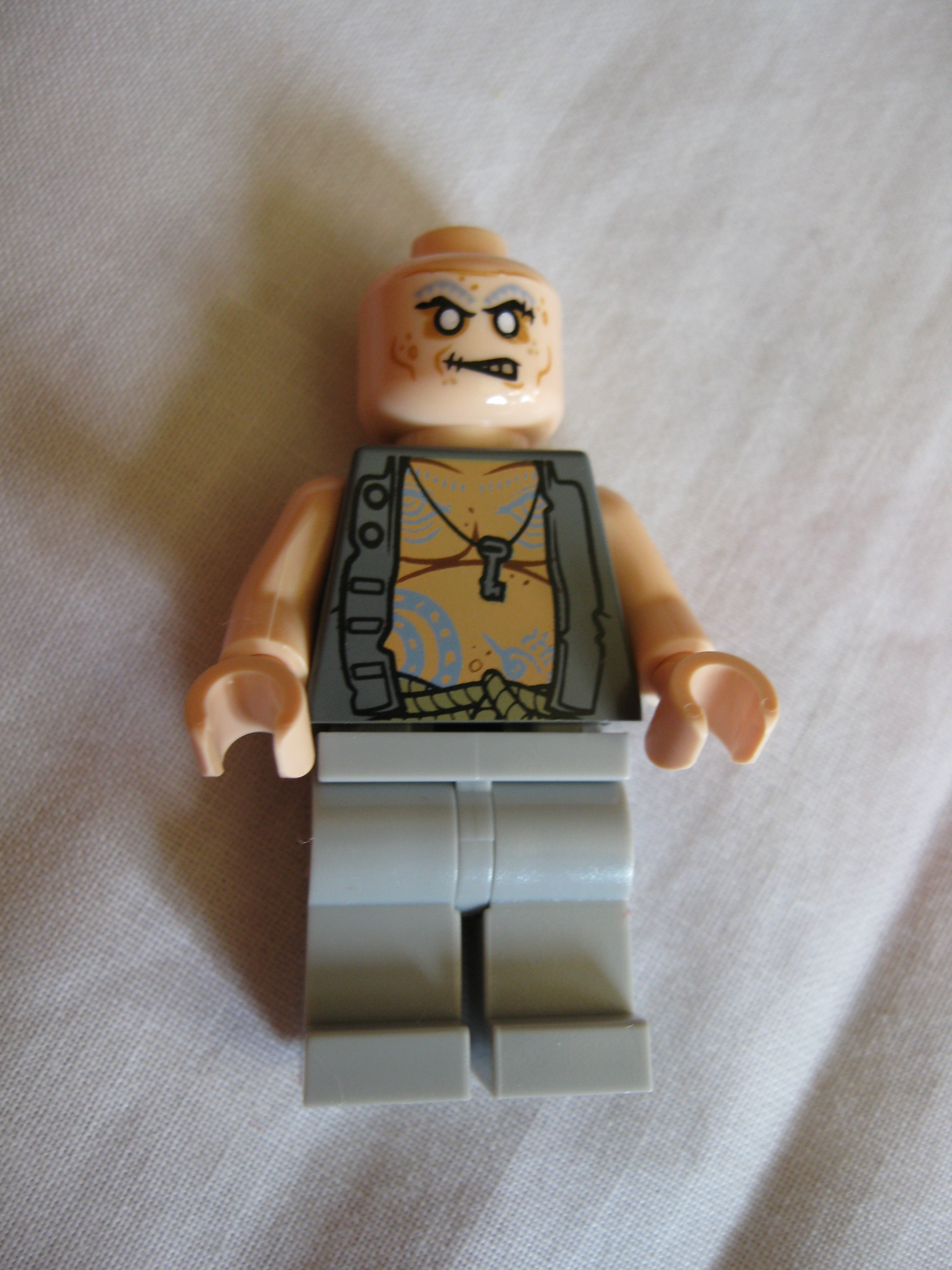 4195minifiguresquartermaster.jpg