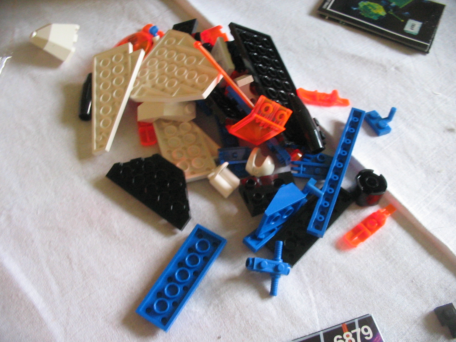 6879d.jpg