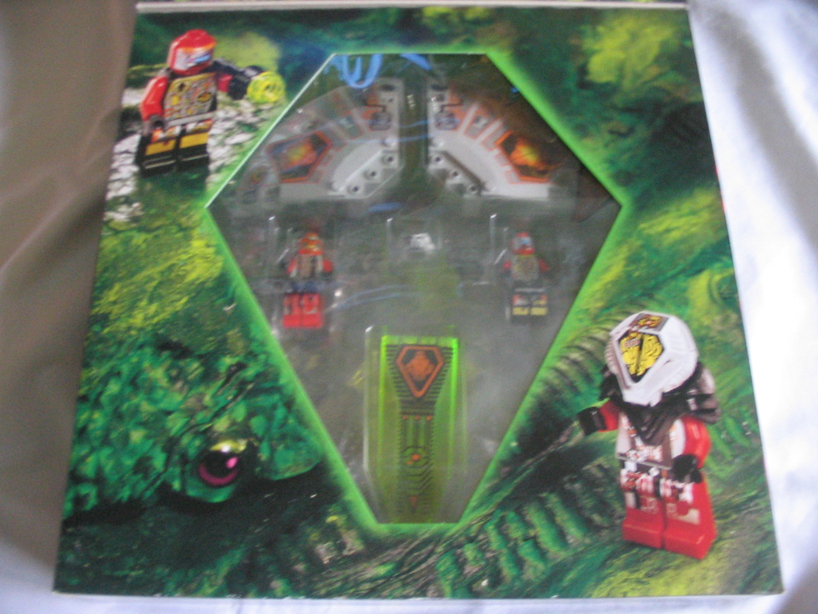 6915display2.jpg