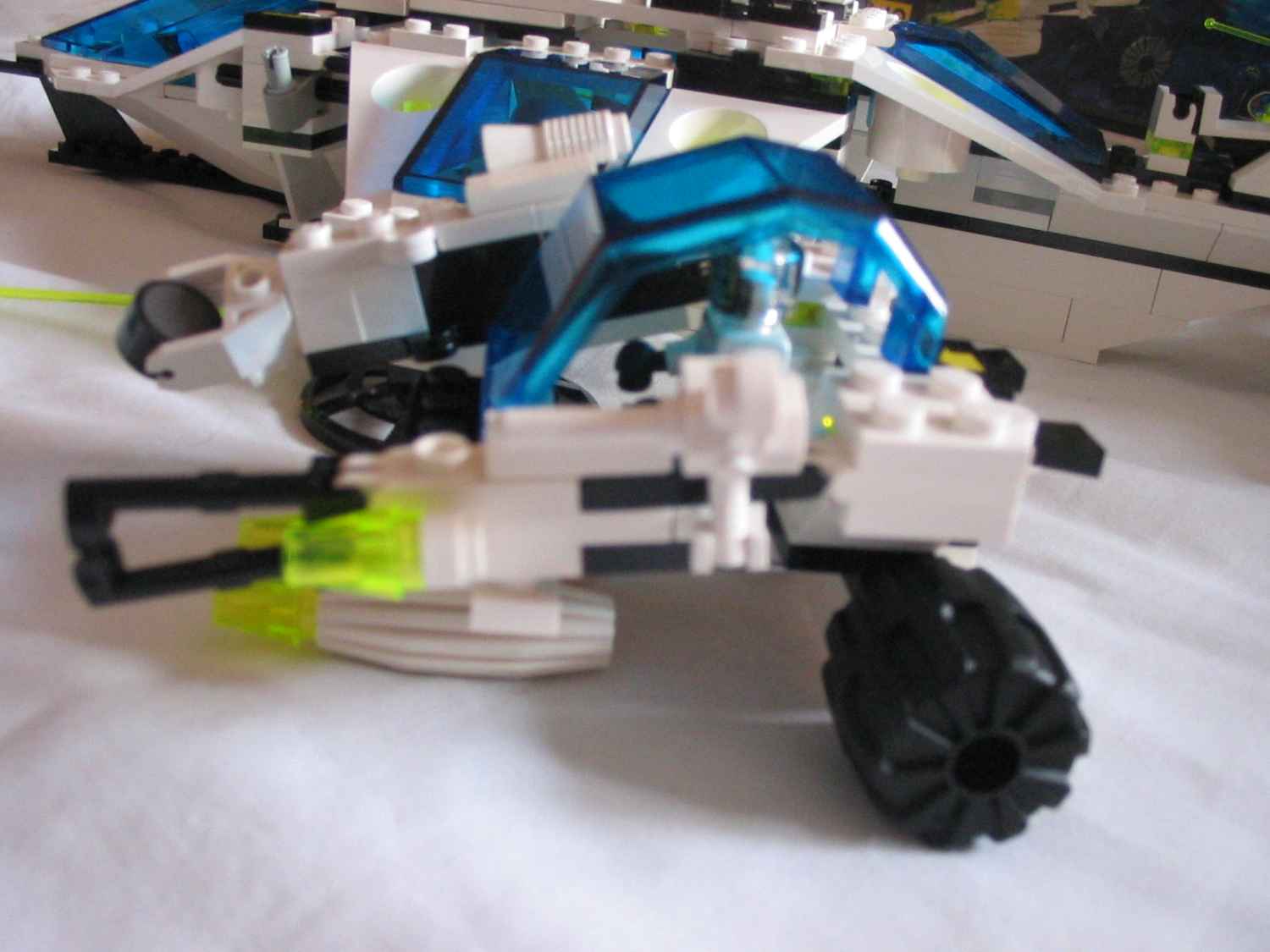 6982vehicleleft.jpg