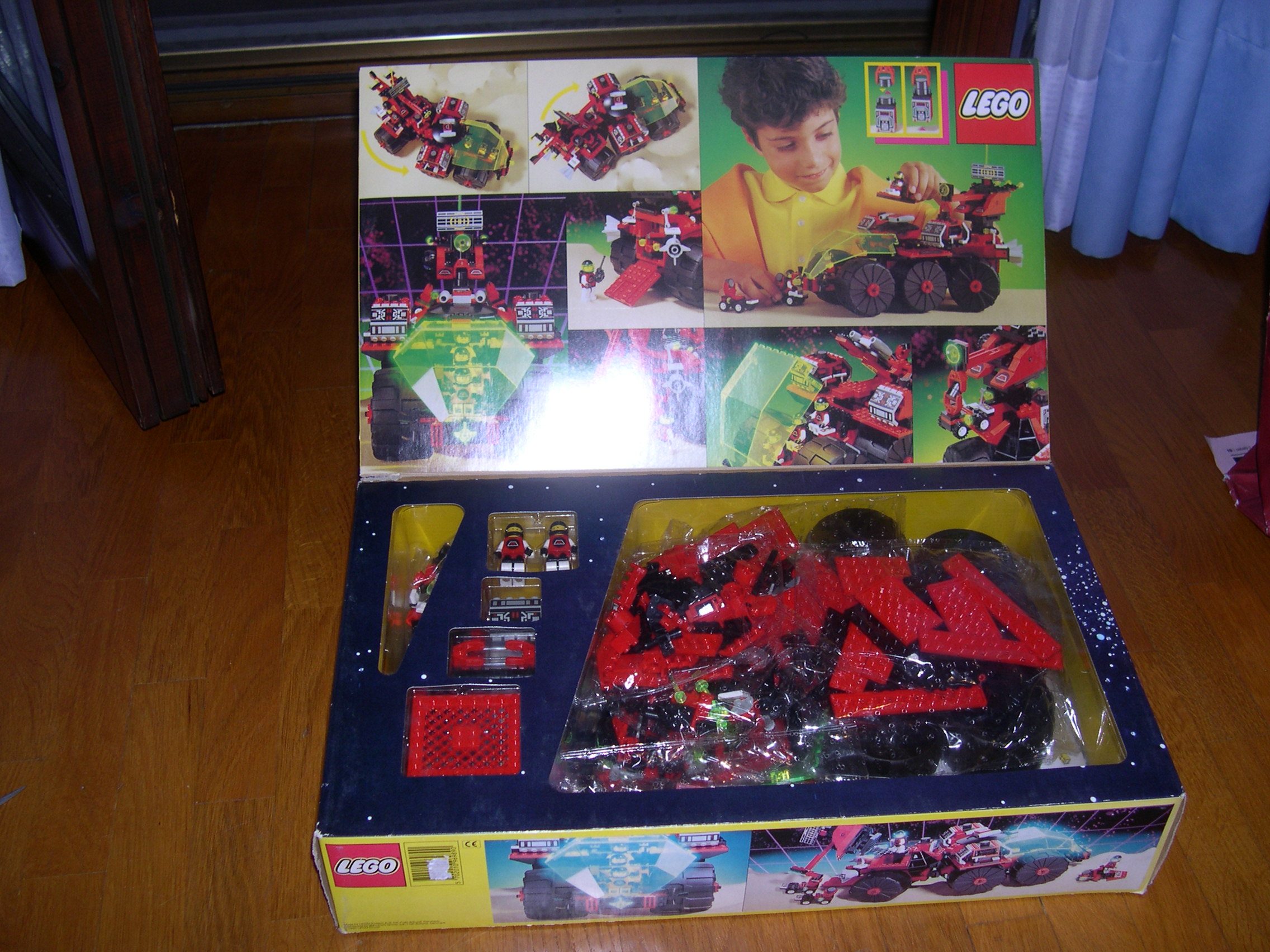 6989display.jpg