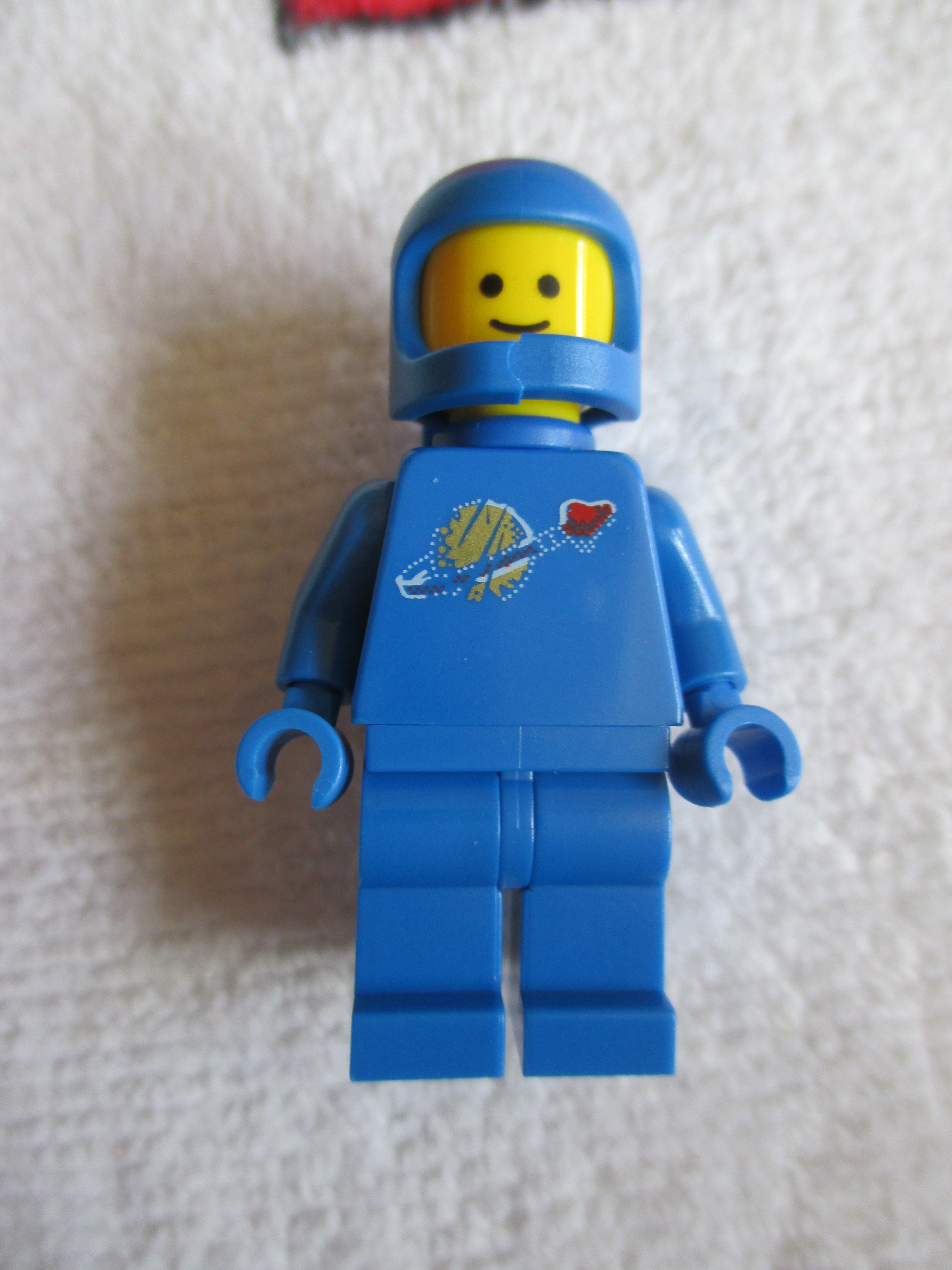 70816minifigures.jpg