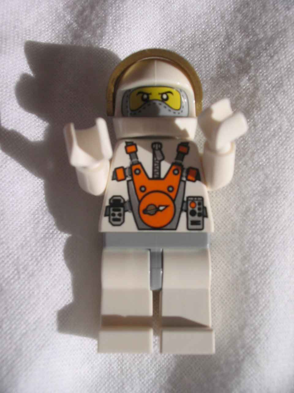7694minifig.jpg