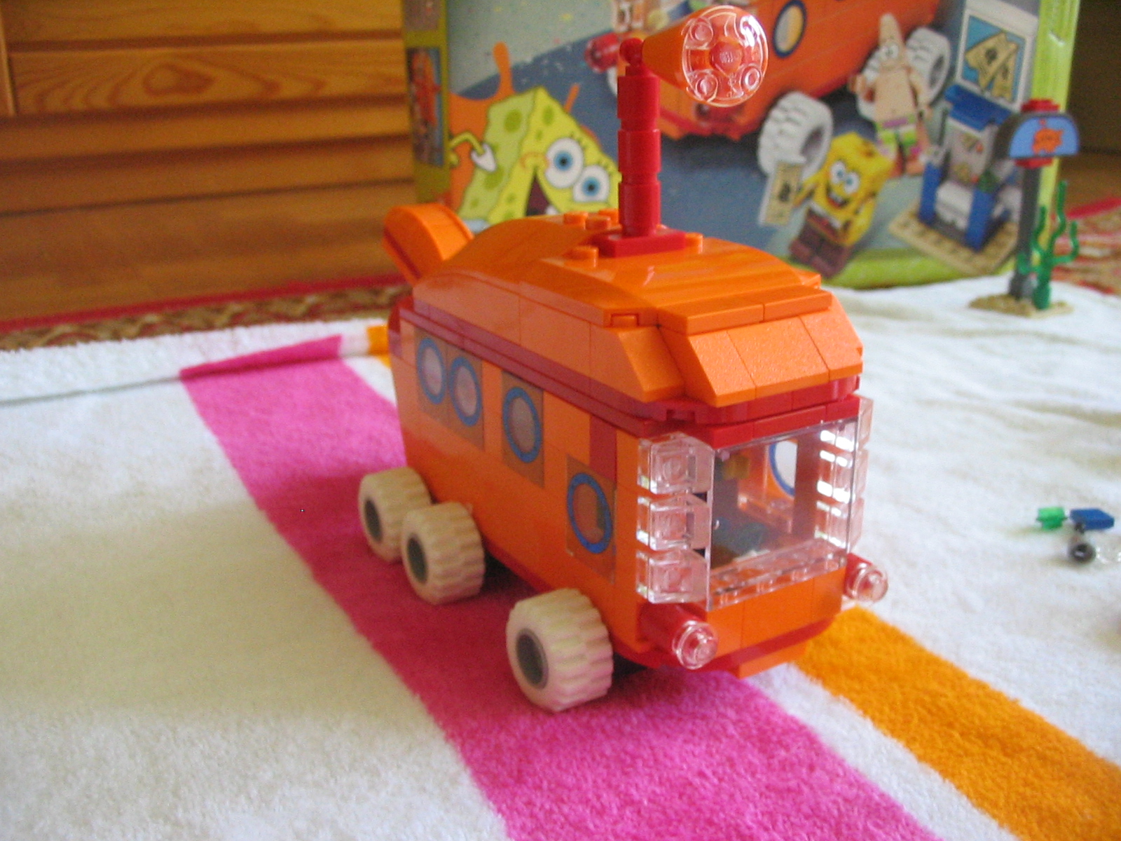 3830busside2.jpg