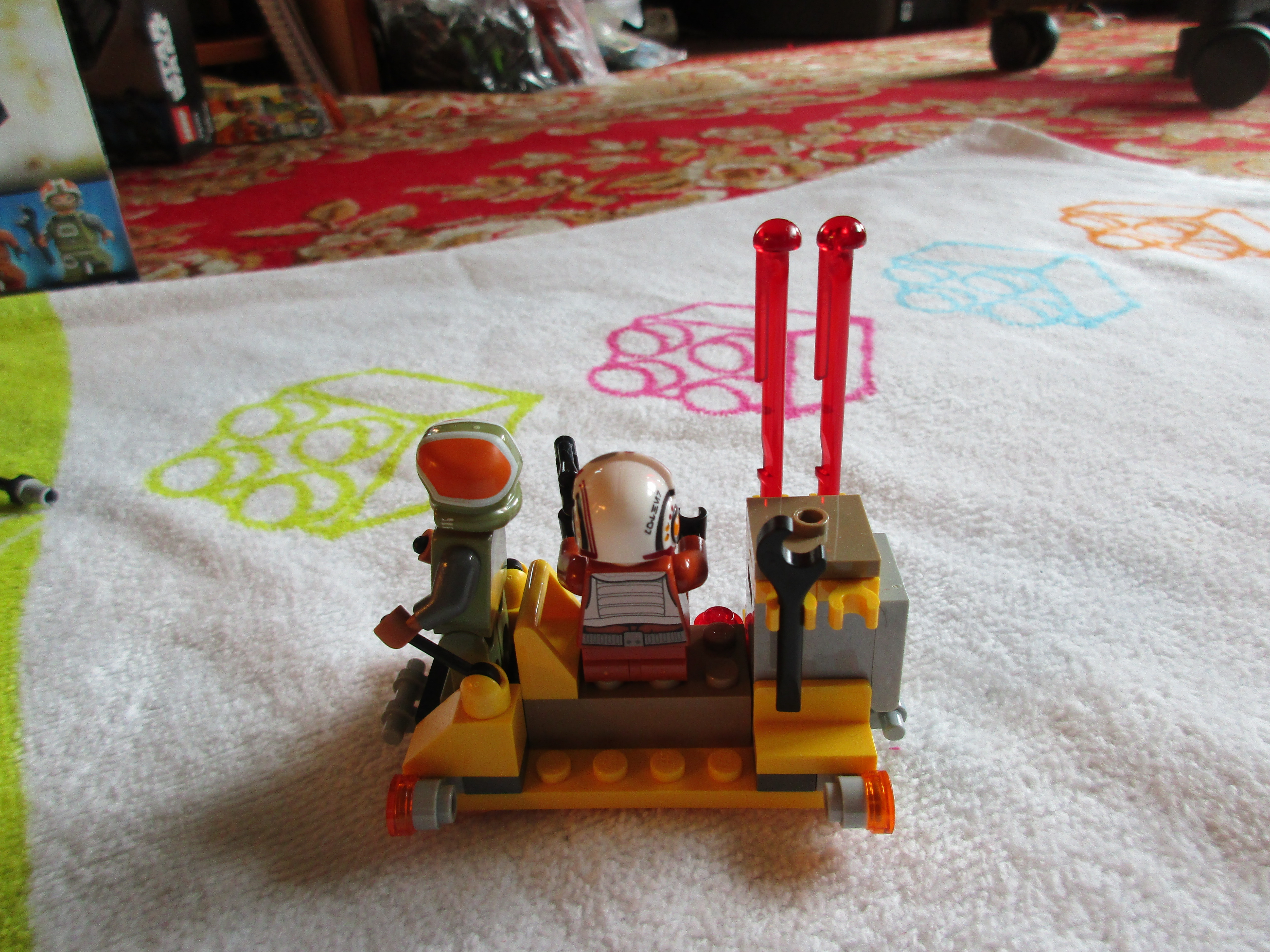 75102groundcrew4.jpg