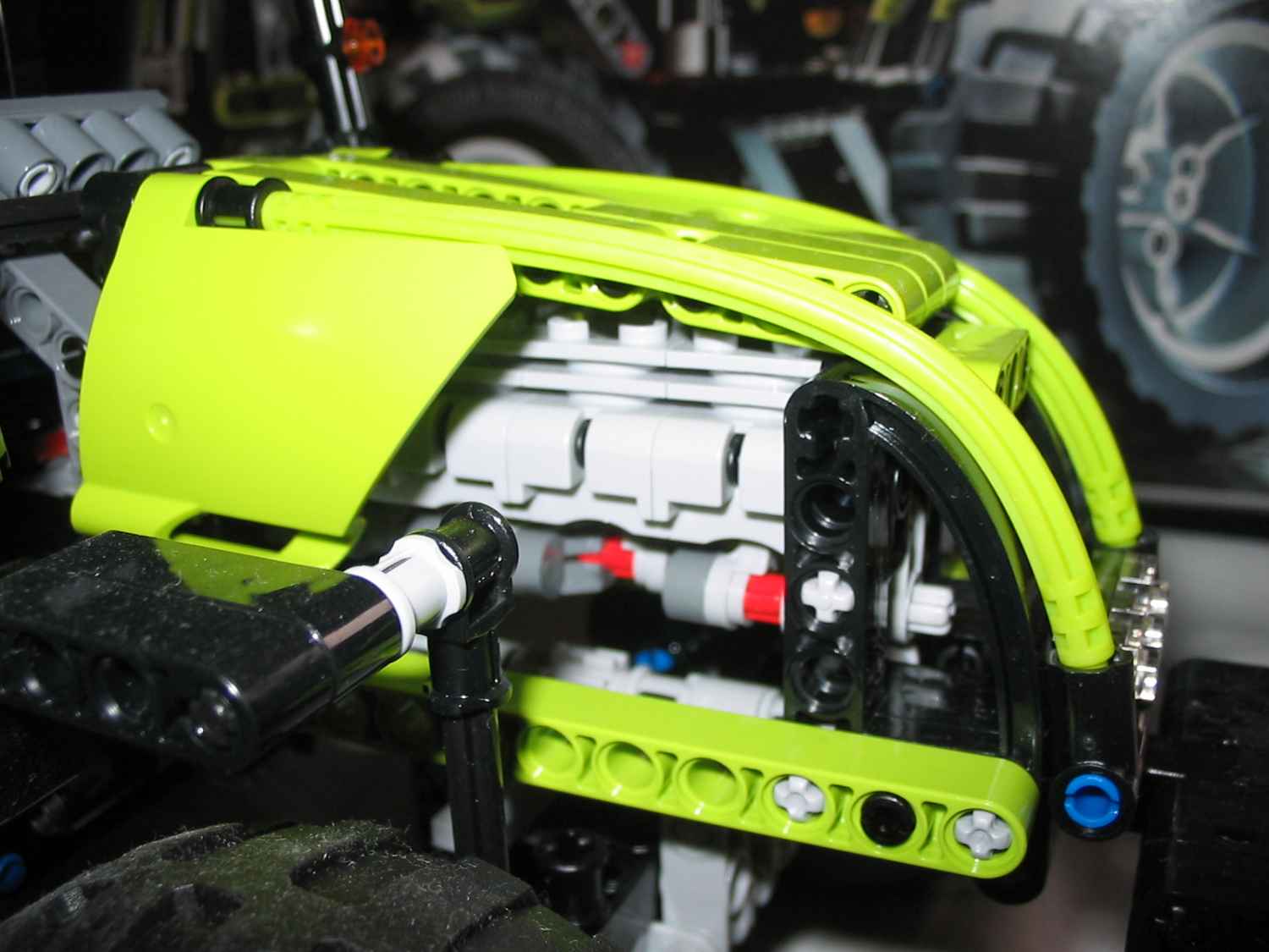 8284motor.jpg