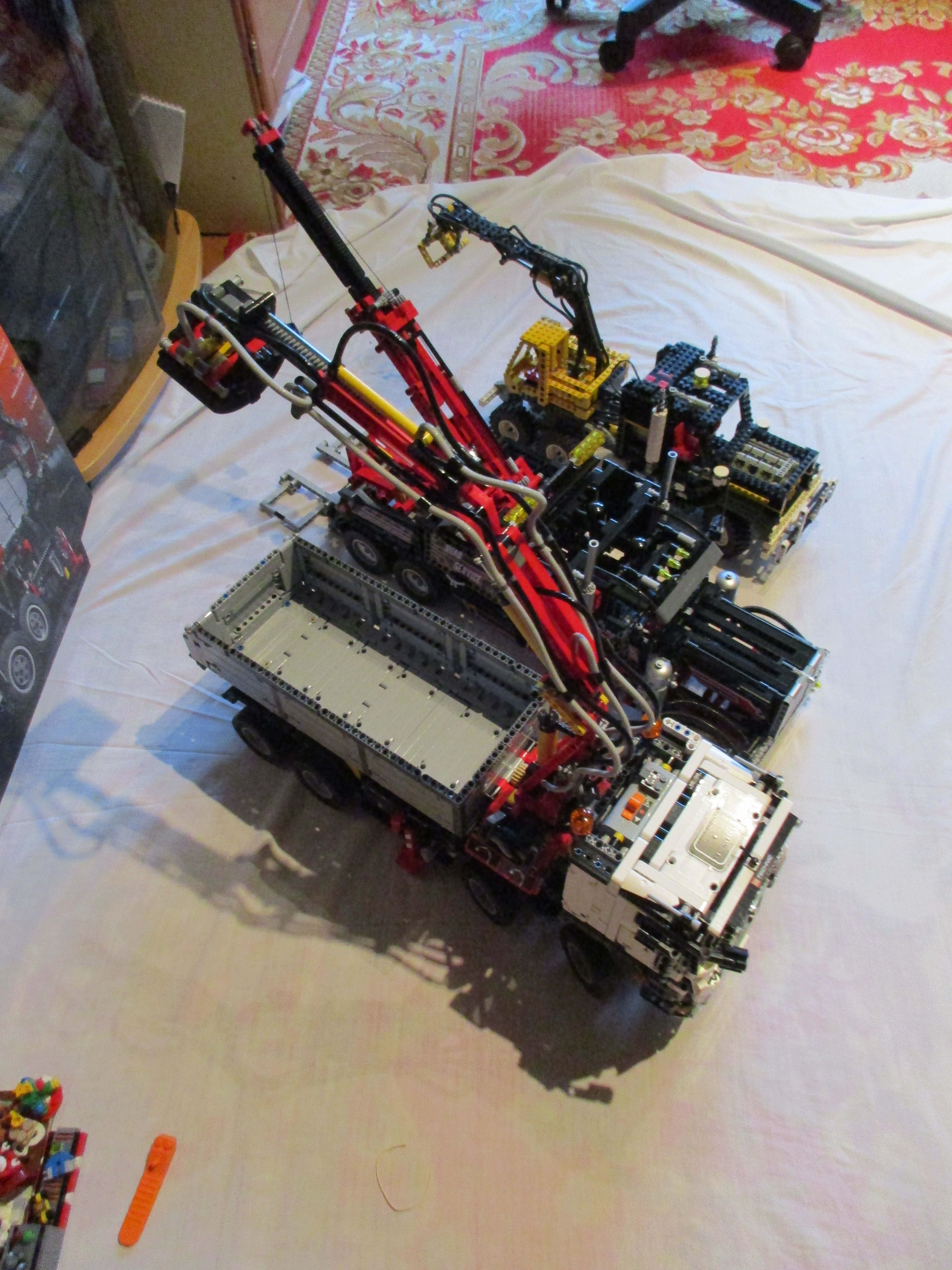 technictrucks14.jpg