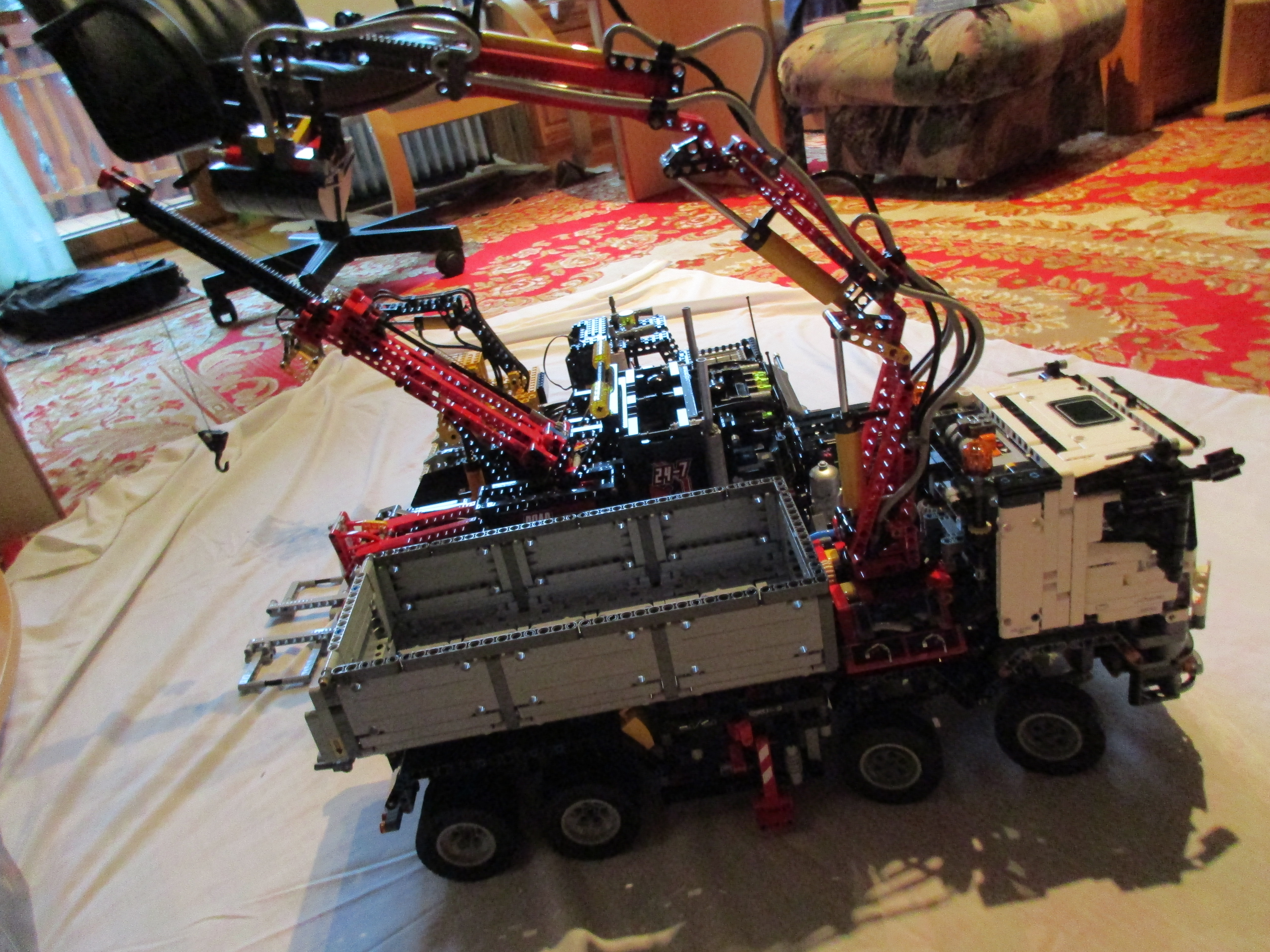 technictrucks17.jpg