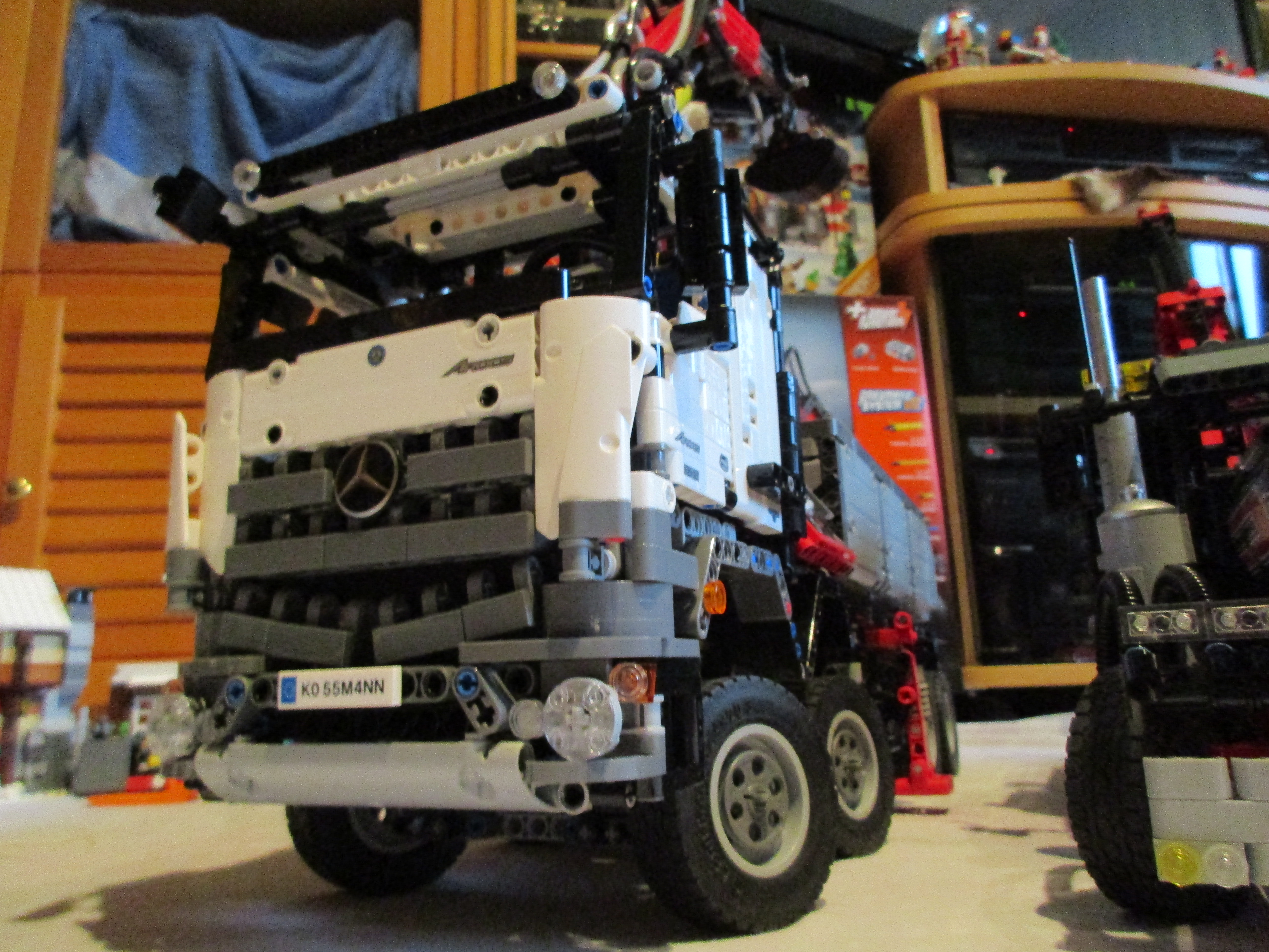 technictrucks23.jpg