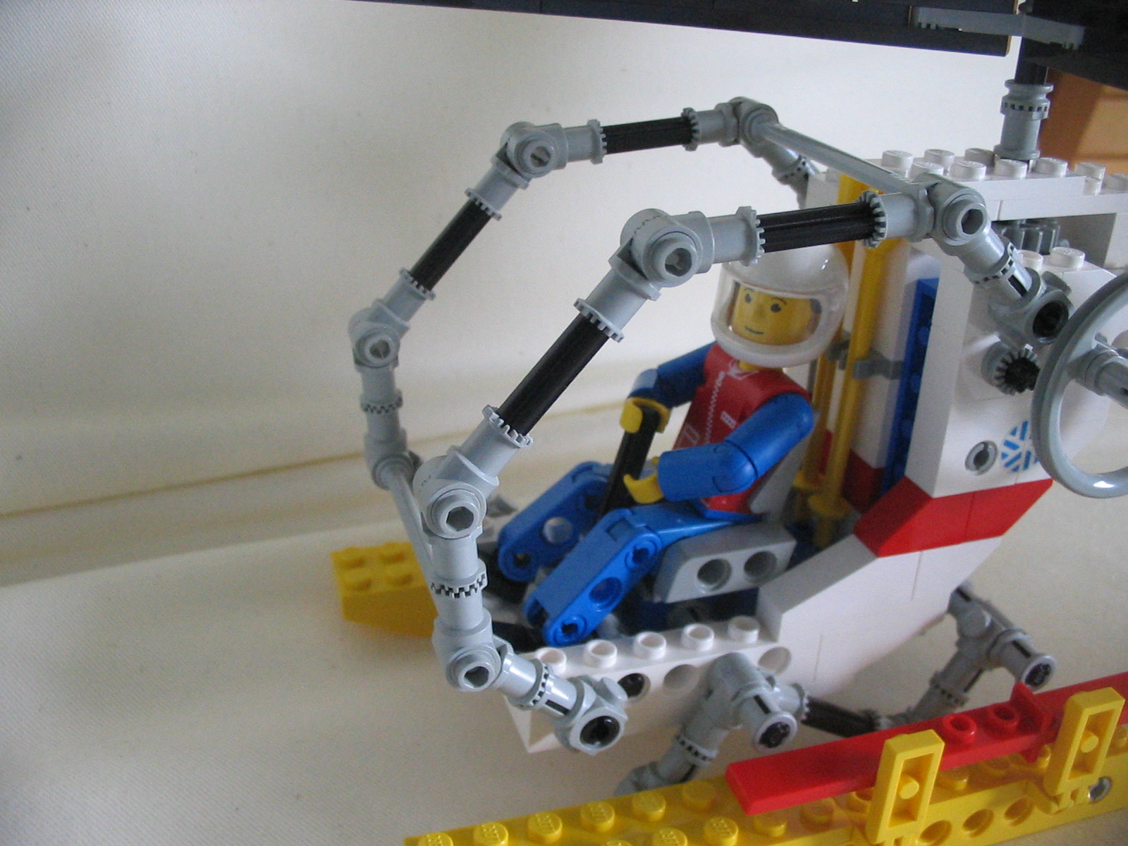 8640cockpit.jpg