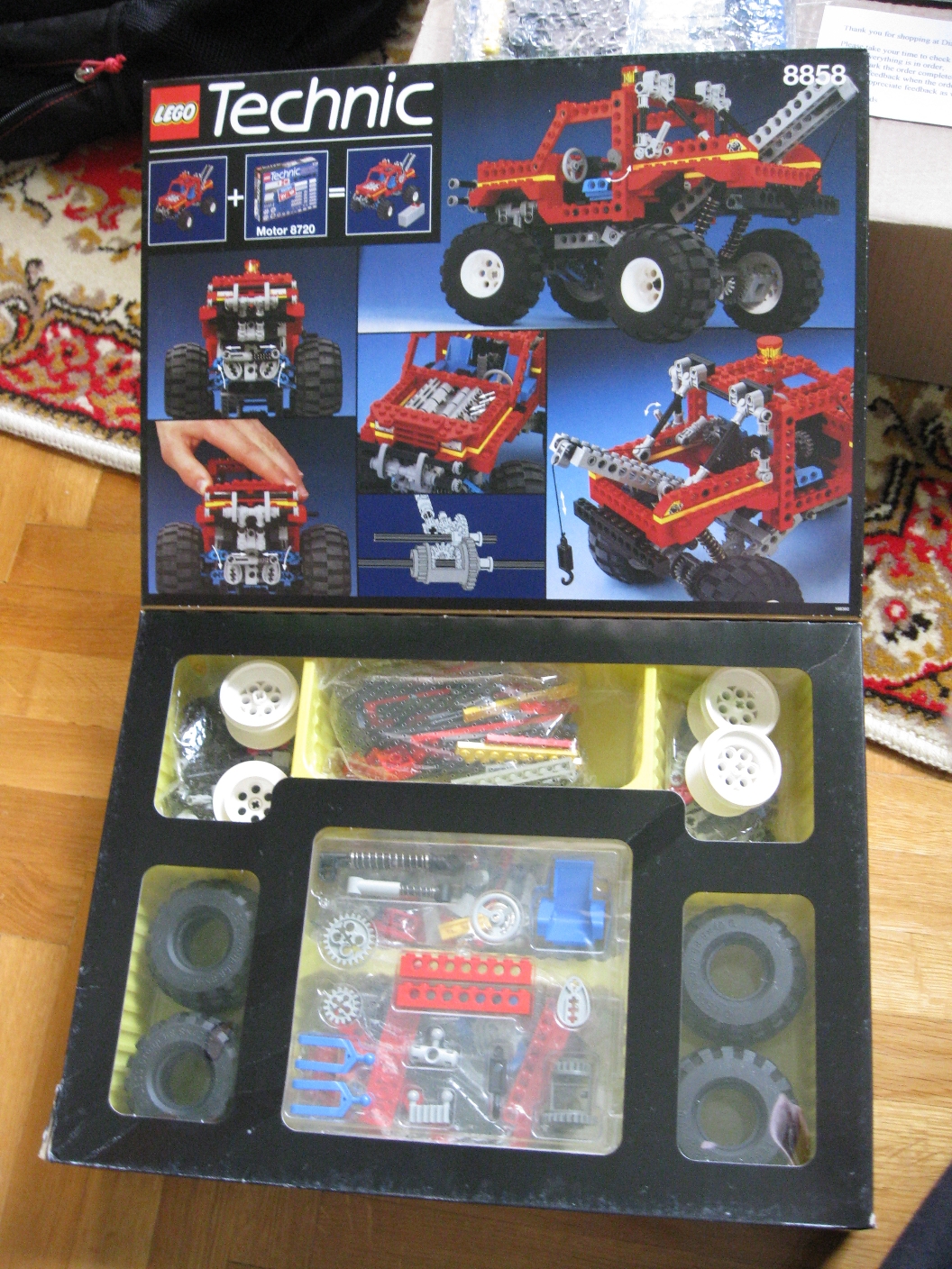 8858display2.jpg