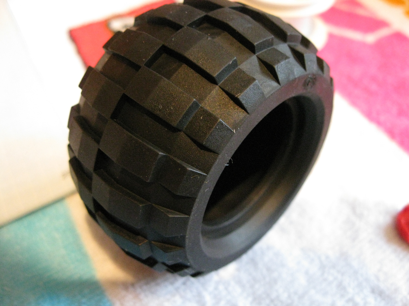 8858tyre2.jpg