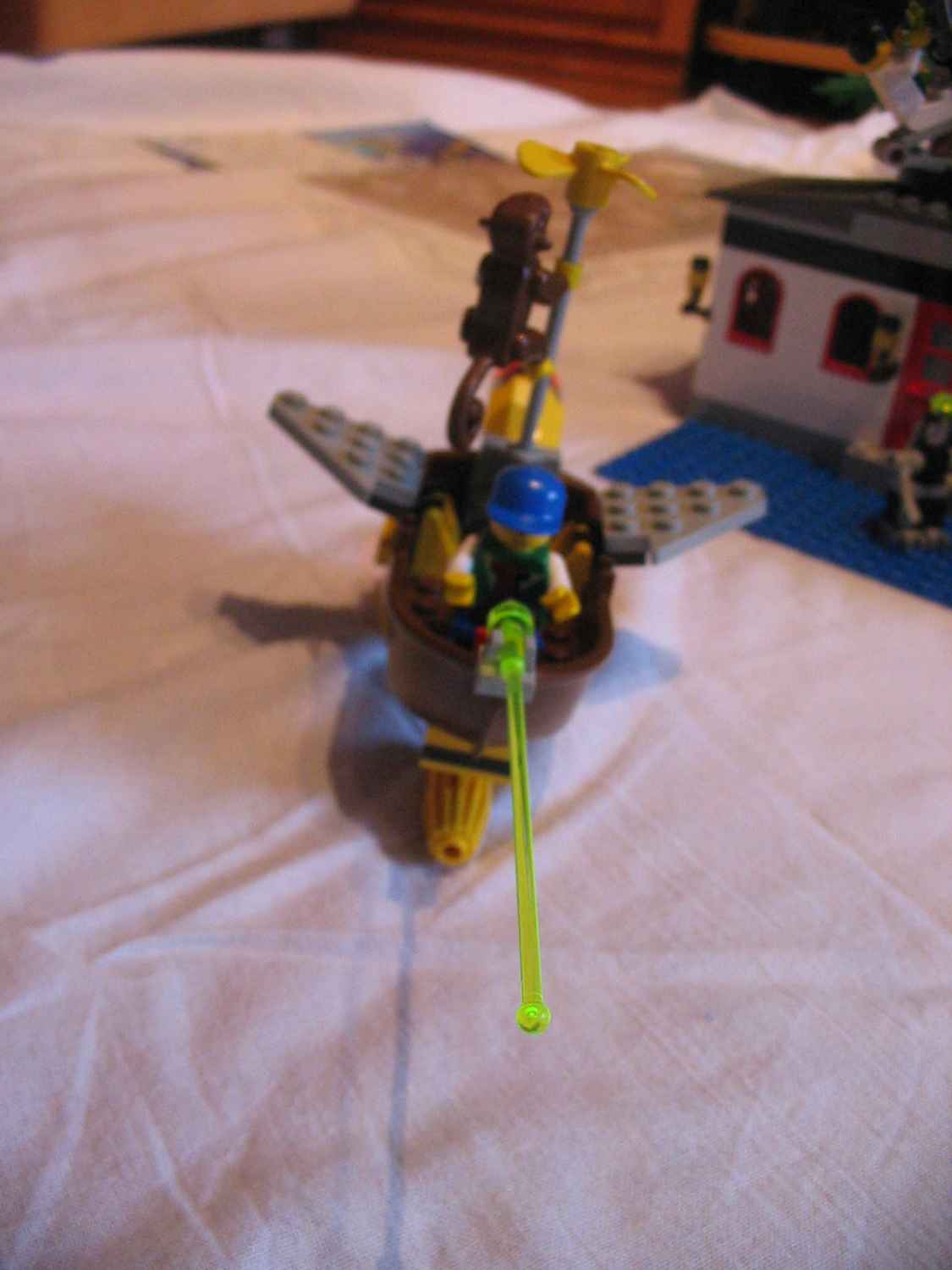 6494boatfront.jpg