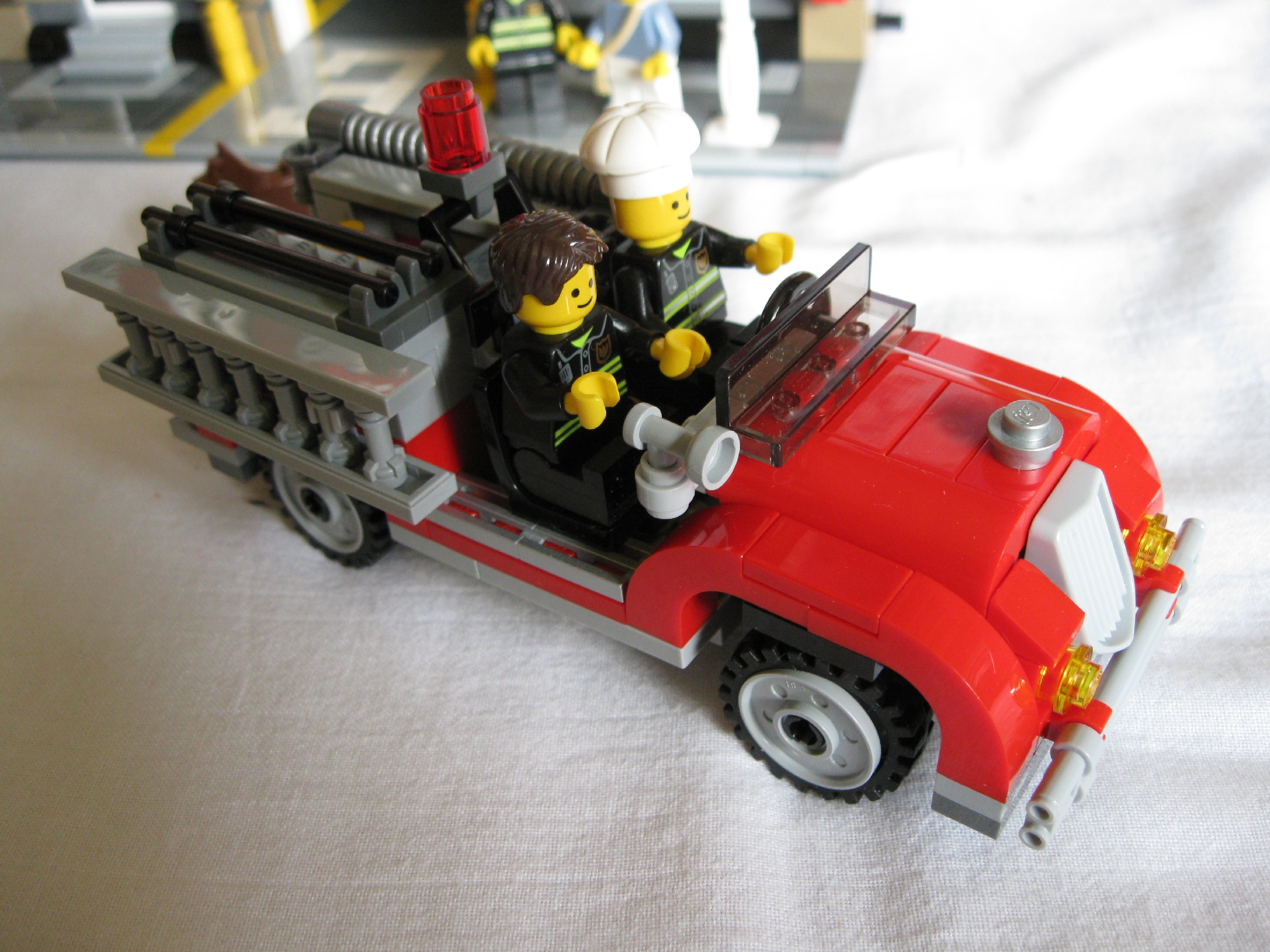10197fireengineside4.jpg