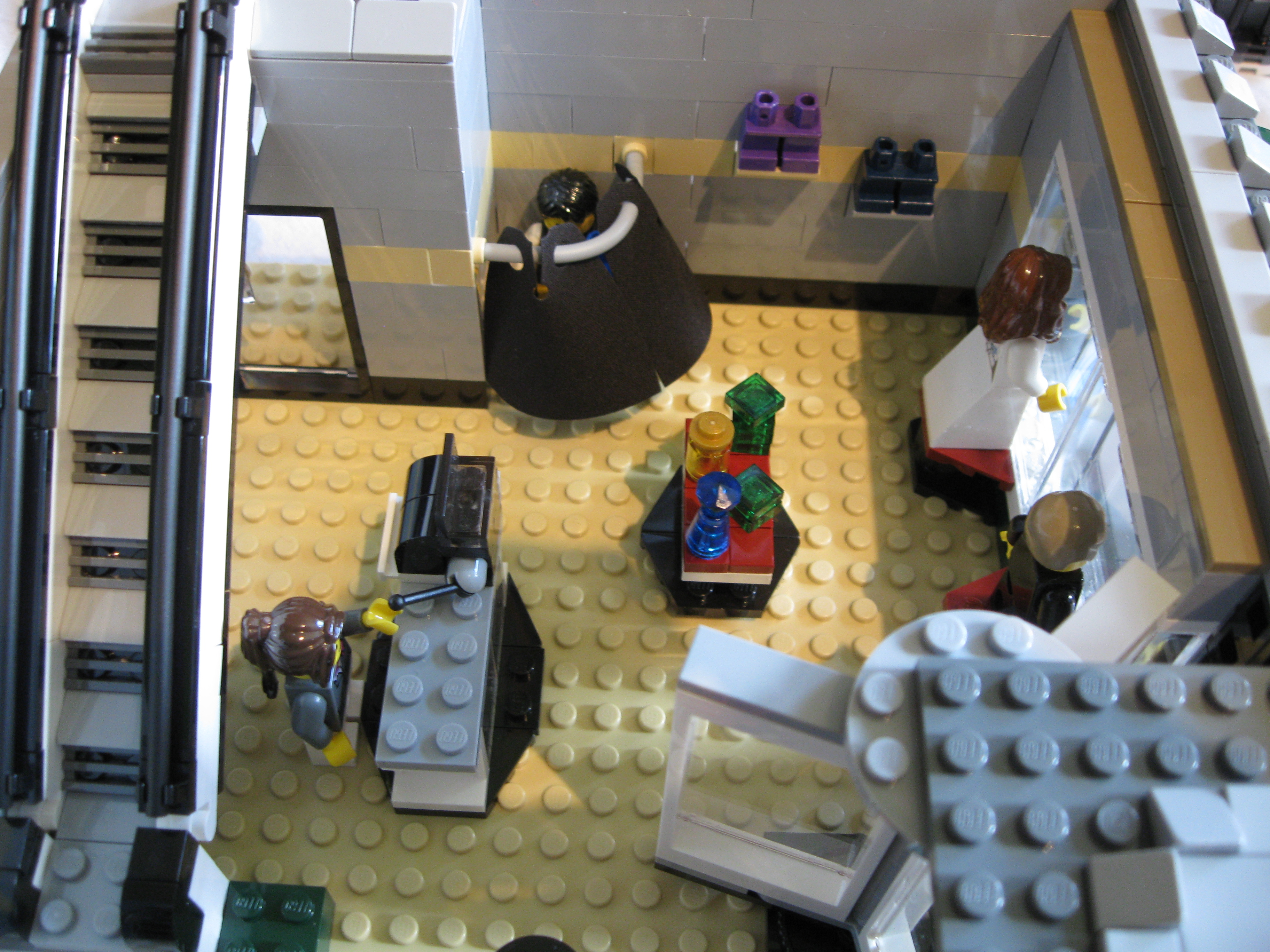 10211inside0floor5.jpg