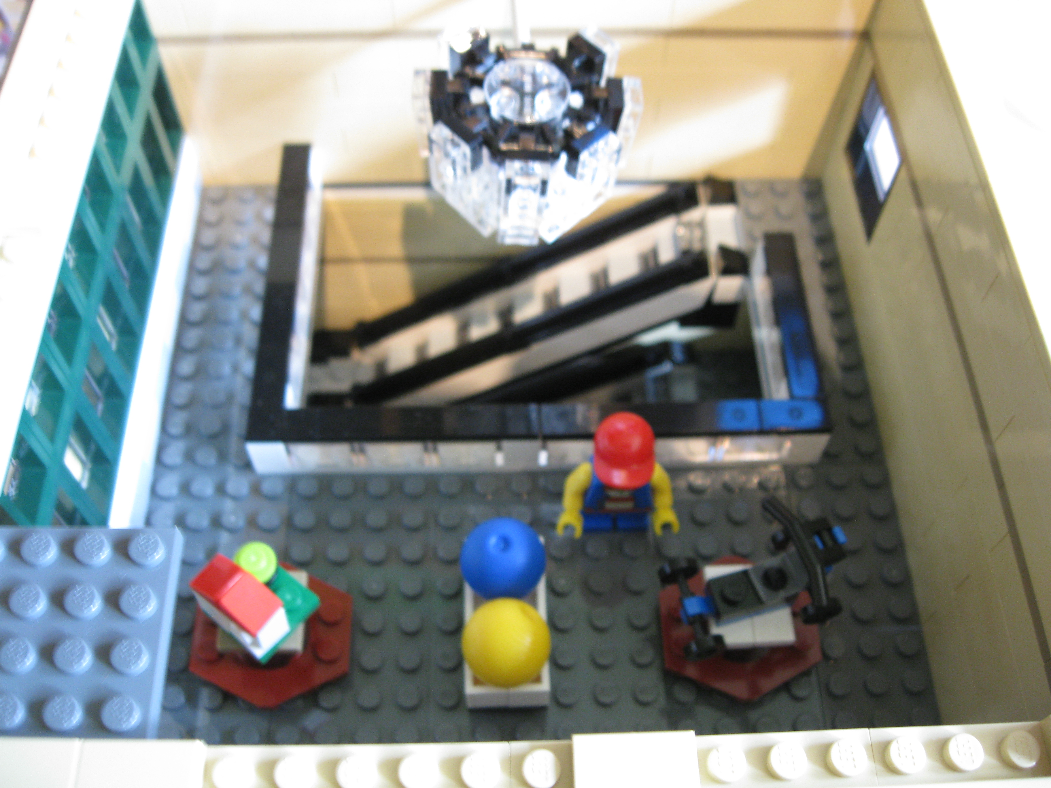 10211inside2floor7.jpg